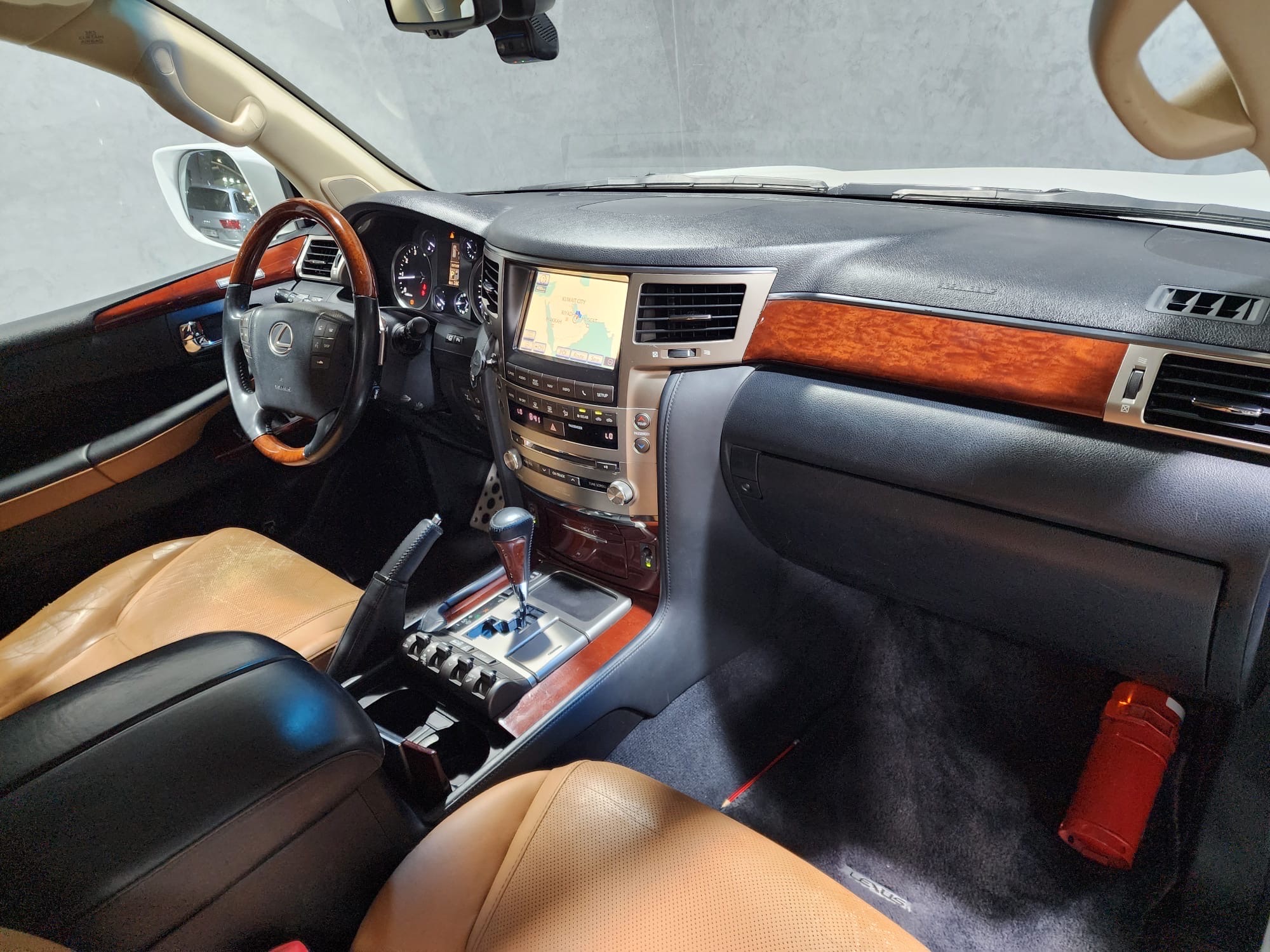 Lexus LX 570 S 2015 - Image 4