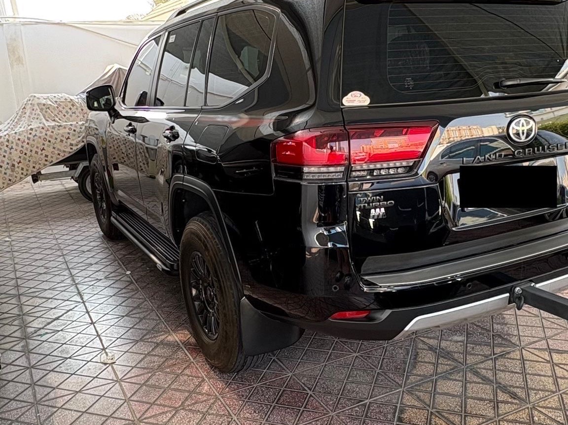 Toyota Land Cruiser G/R 2023 - Image 2