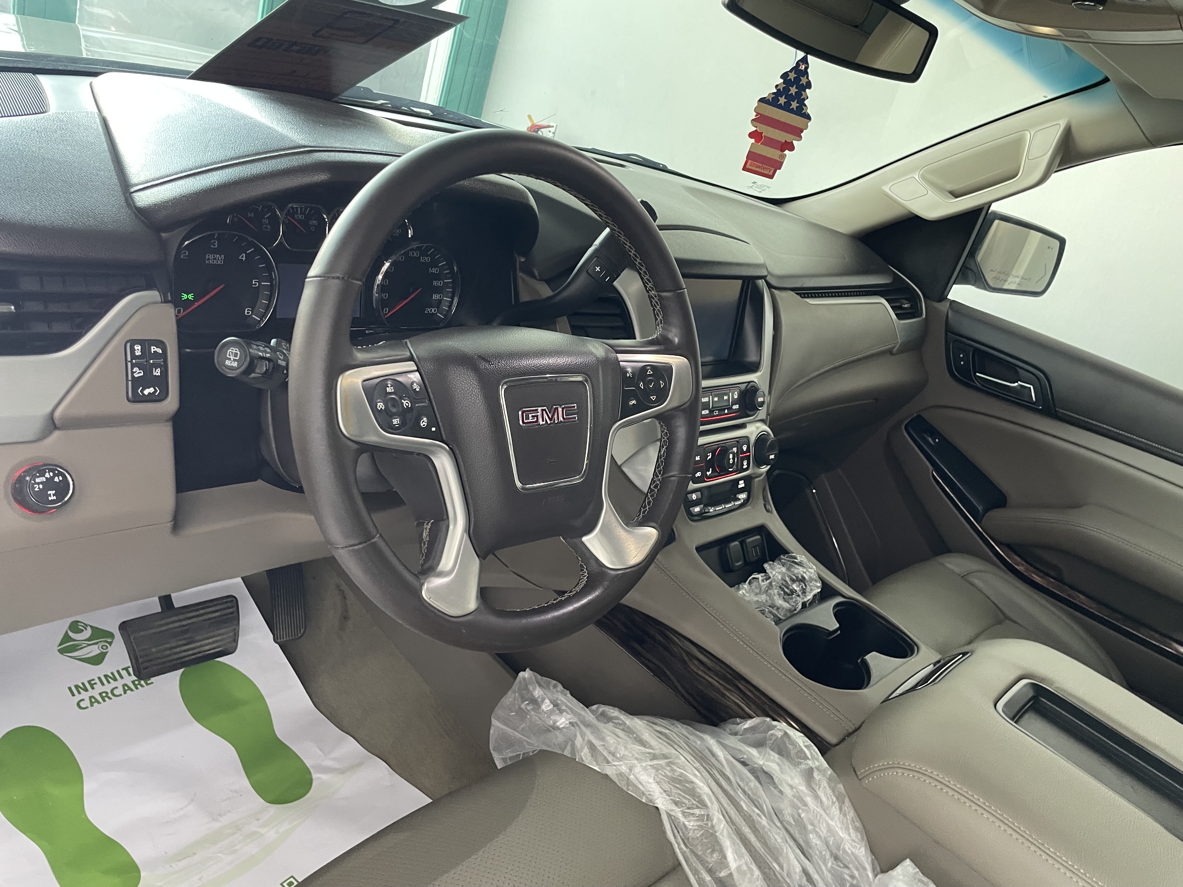 GMC Yukon SLT 2015 - Image 3