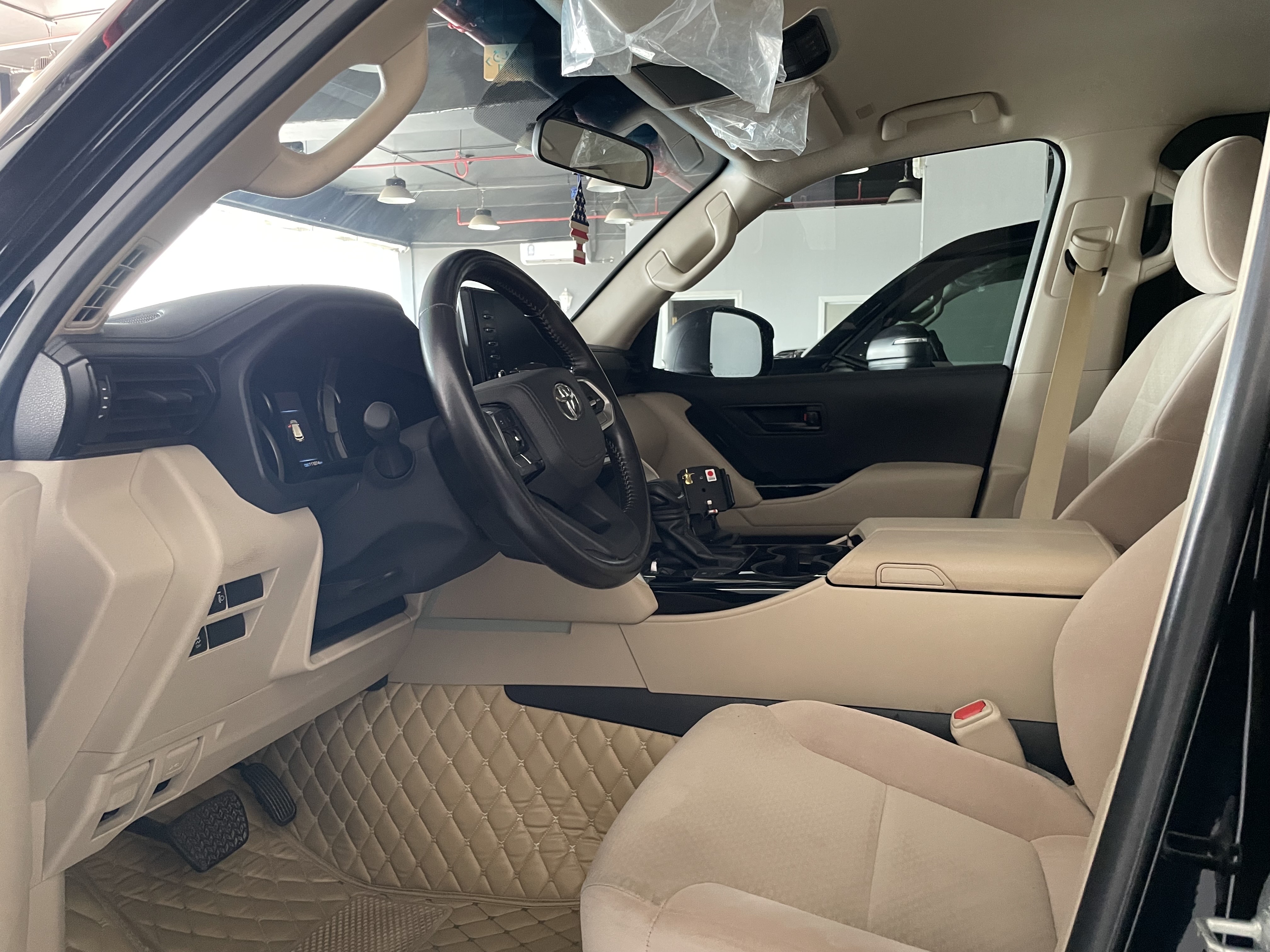Toyota Land Cruiser G standard 2023 - Image 4