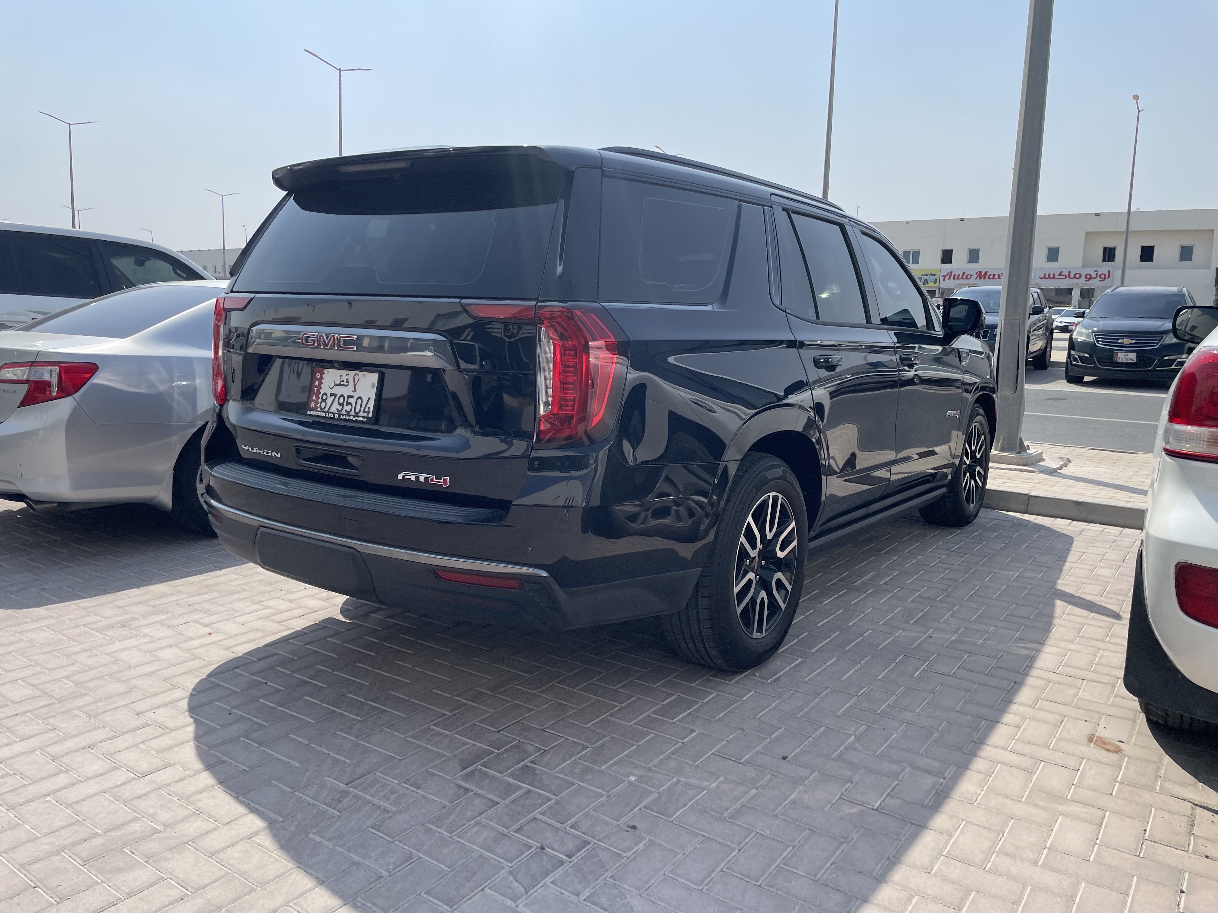 GMC Yukon AT4 2022 - Image 2
