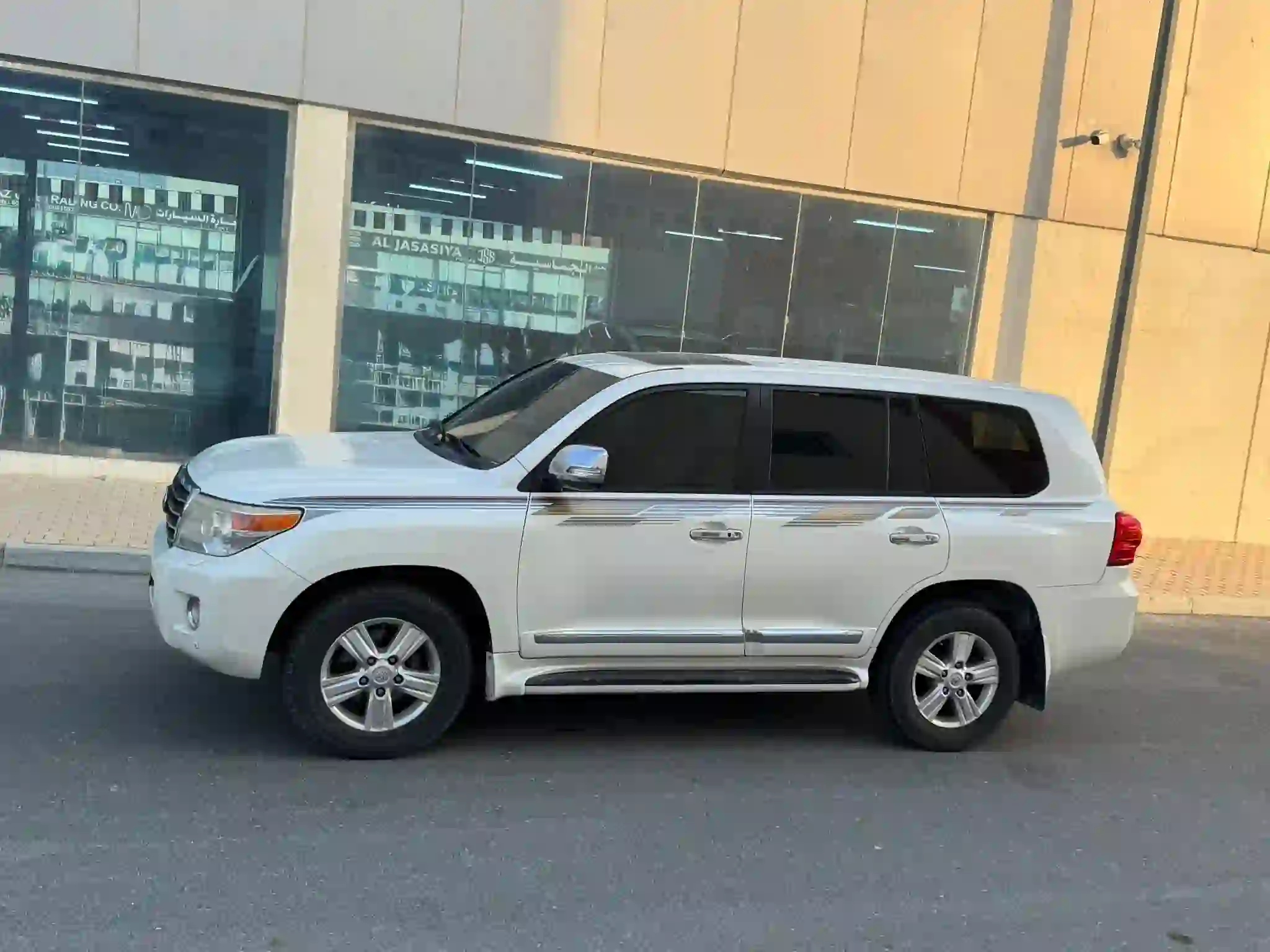 Toyota Land Cruiser GX.R 2014 - Image 2