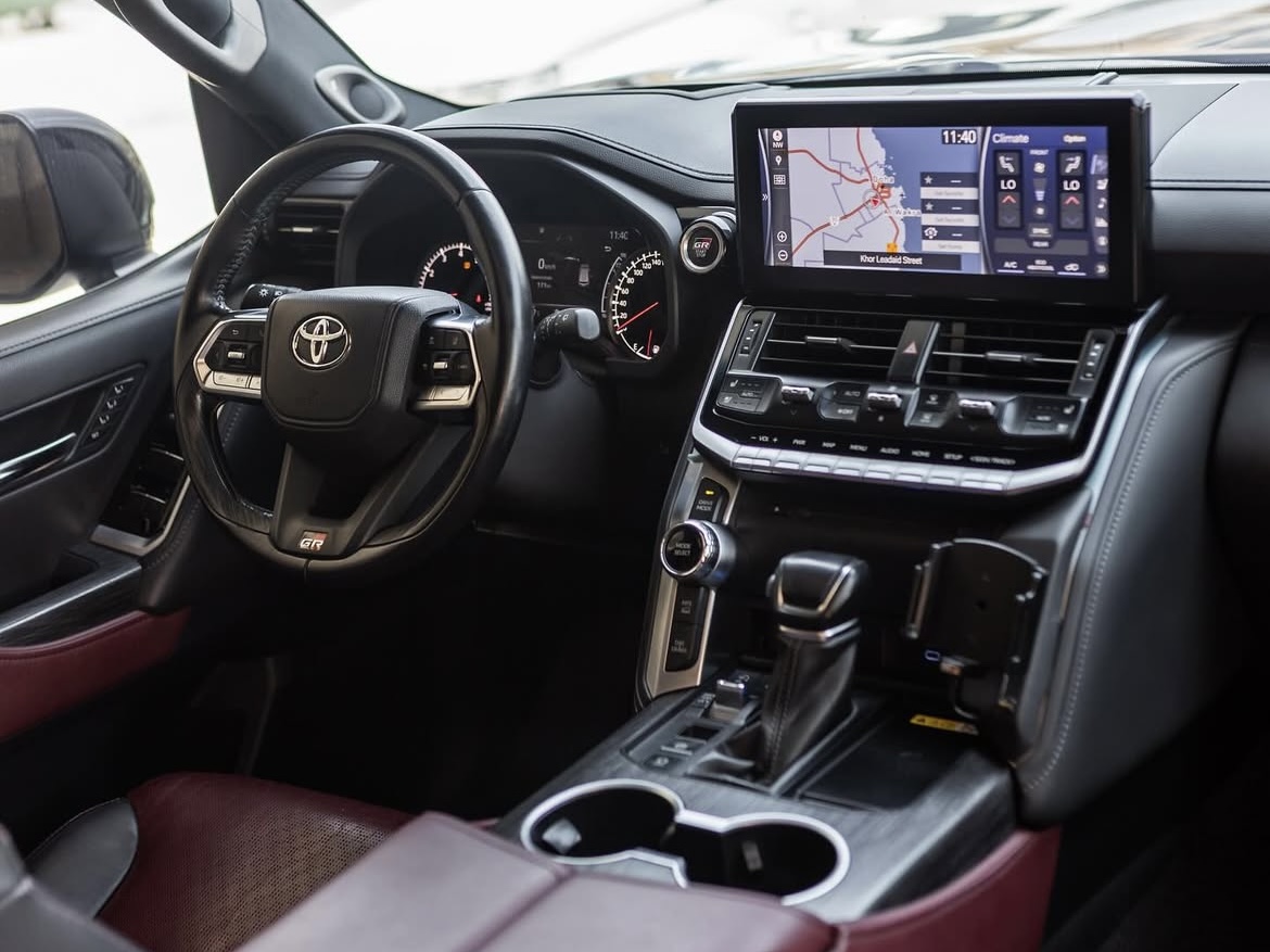 Toyota Land Cruiser G/R - Image 3