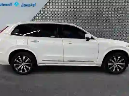 Volvo XC90 2023 - Image 2
