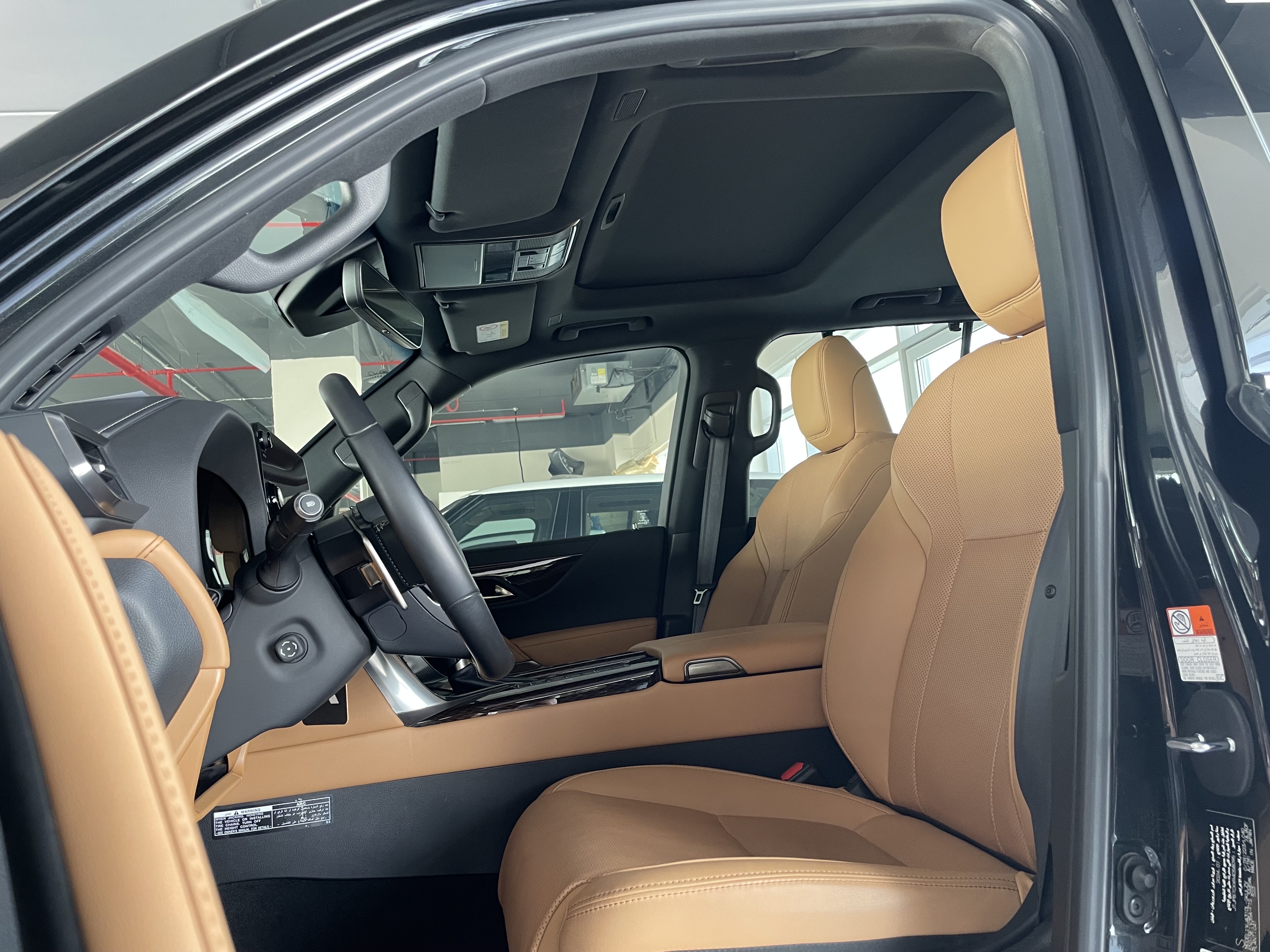 Lexus LX 600 Luxury  2024 - Image 4