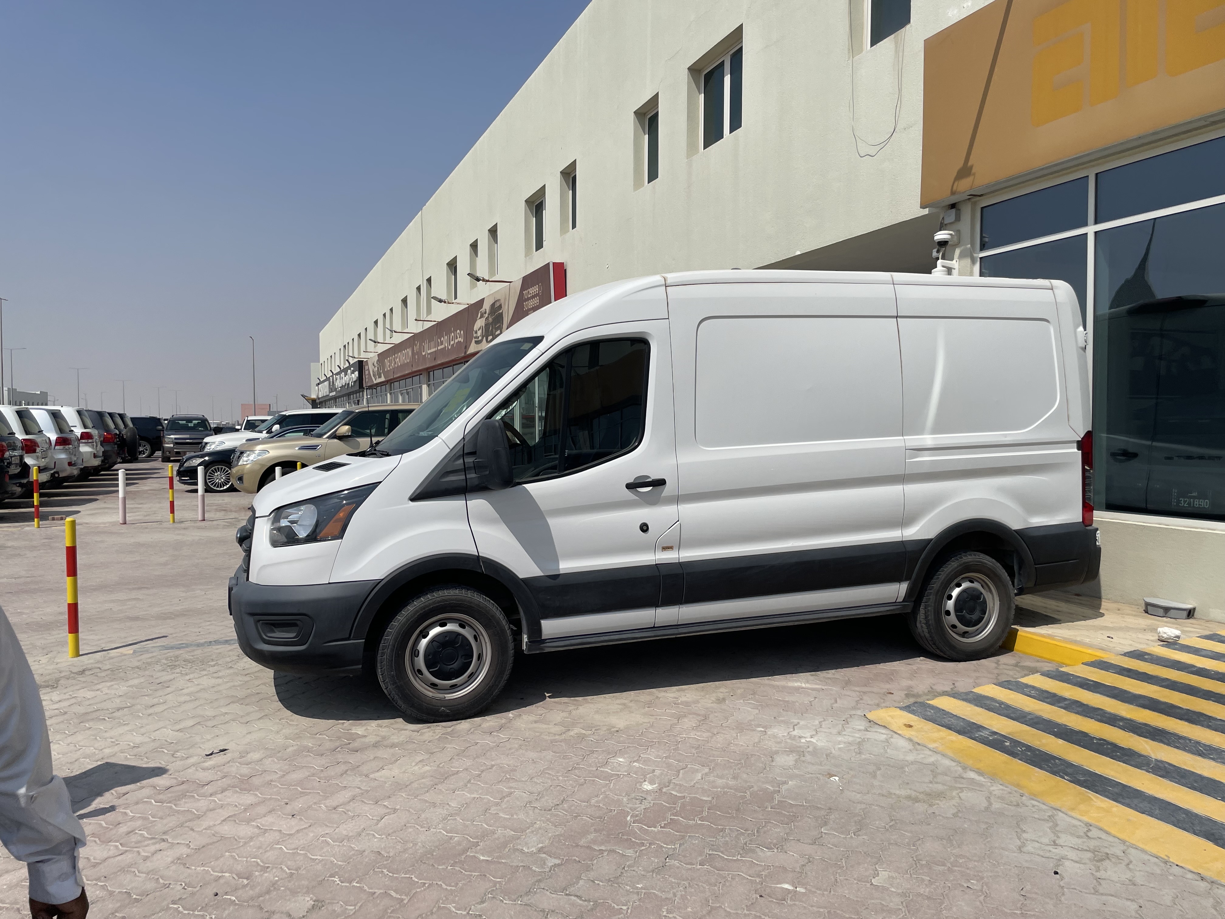 Ford Van 2020 - Image 2