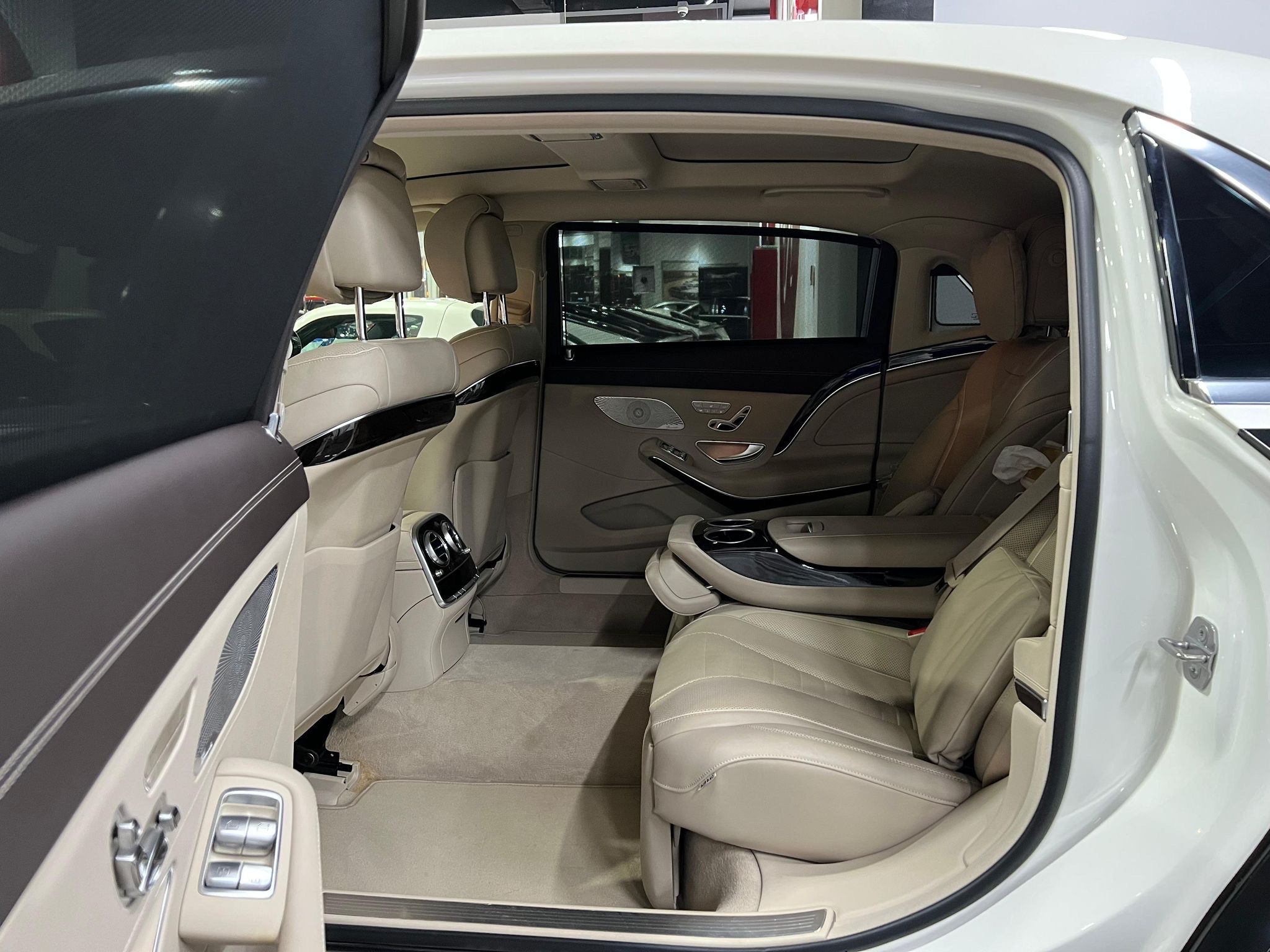 Mercedes-Benz S-Class Sedan 650 MAYBACH 2019 - Image 3