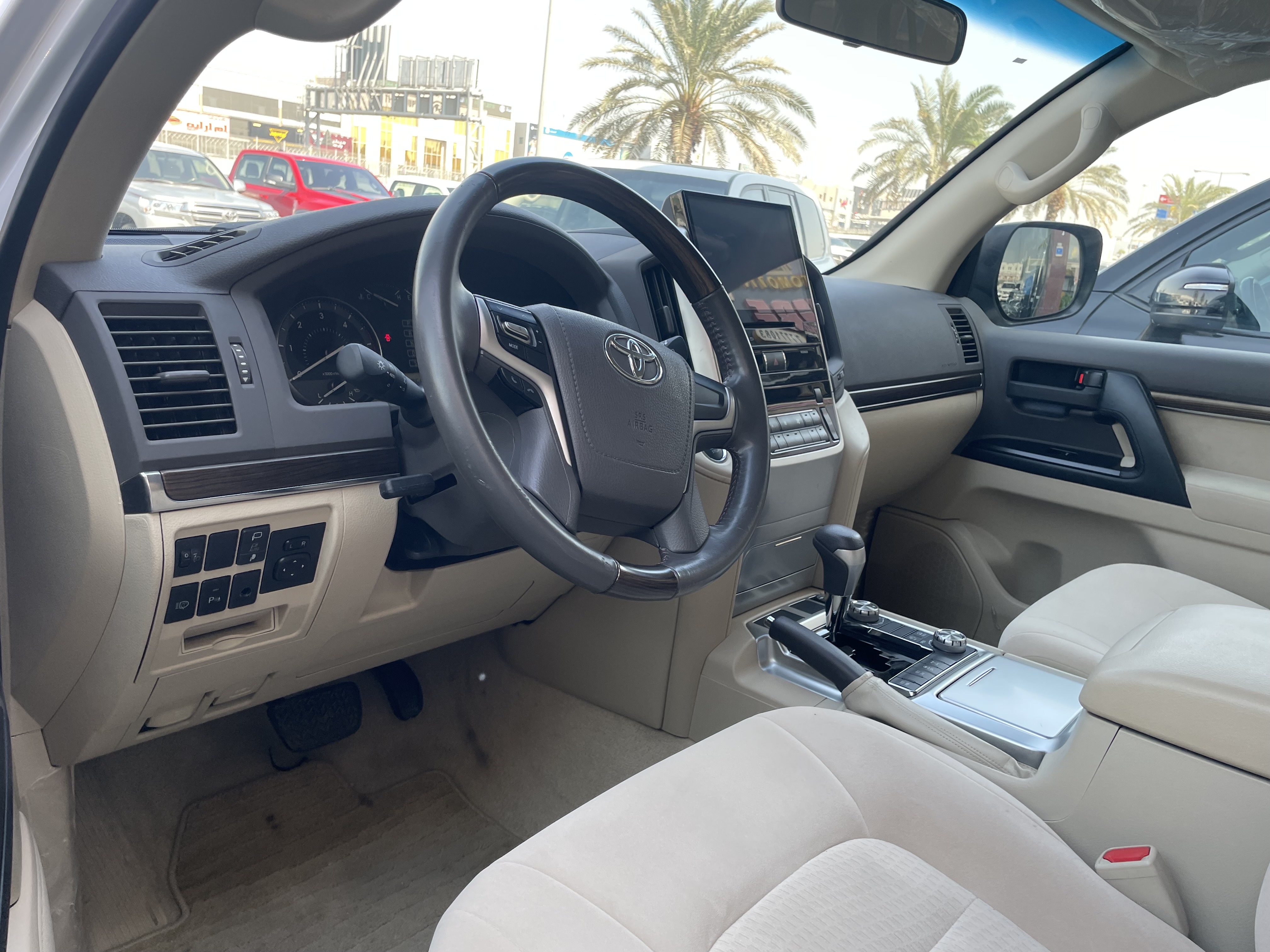 Toyota Land Cruiser GXR Diesel v8 2019 - Image 3