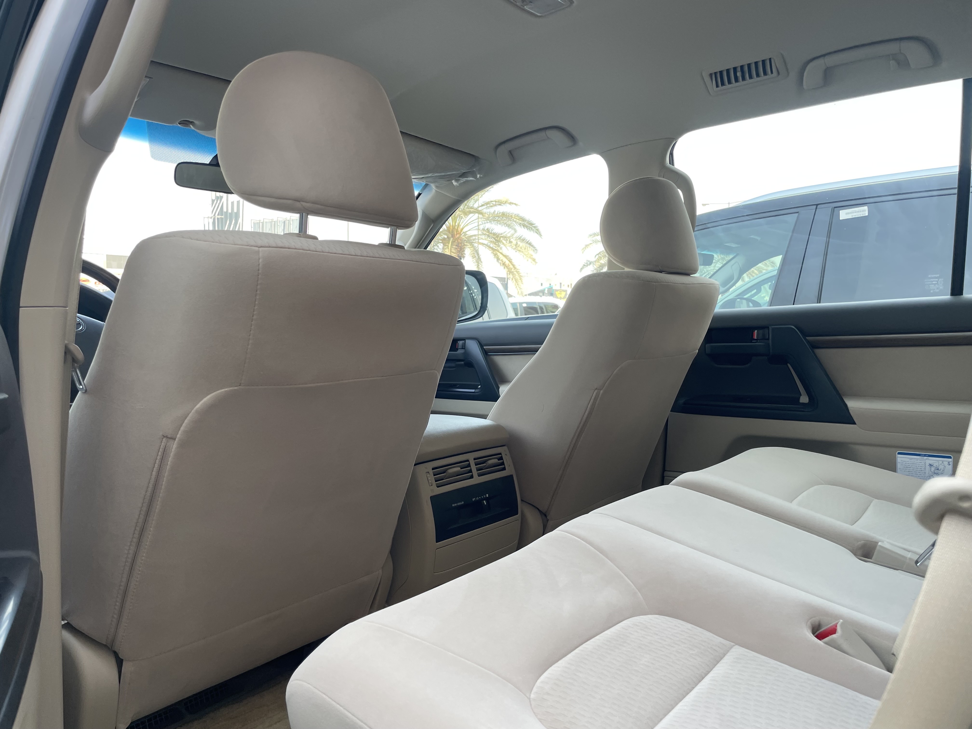 Toyota Land Cruiser GXR Diesel v8 2019 - Image 4