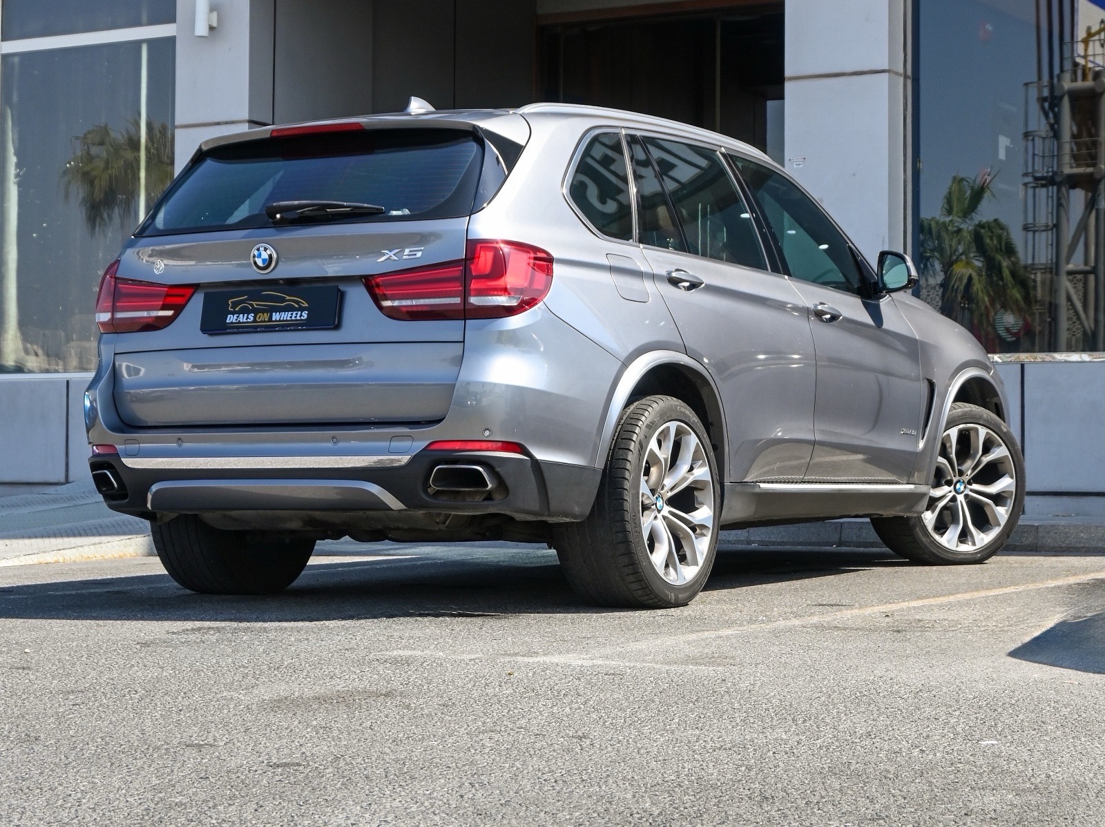 BMW X-Series X5 ( 50i ) 2016 - Image 2