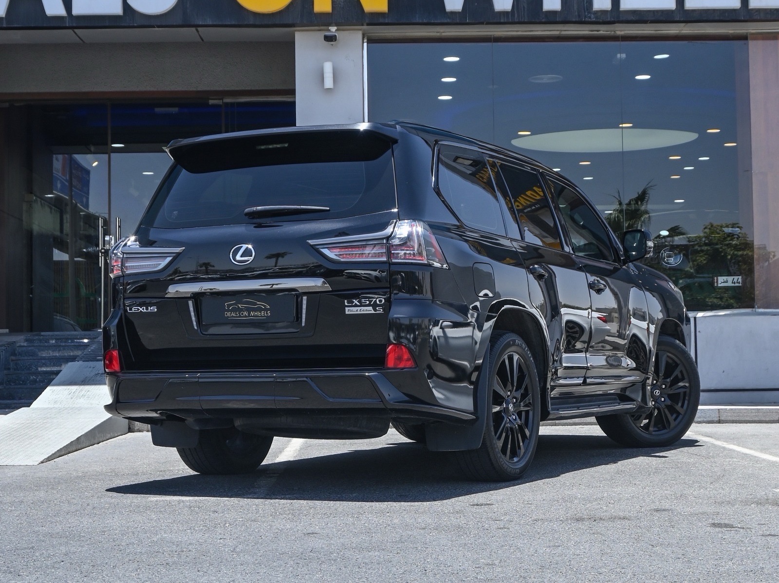 Lexus LX 570 S 2019 - Image 2