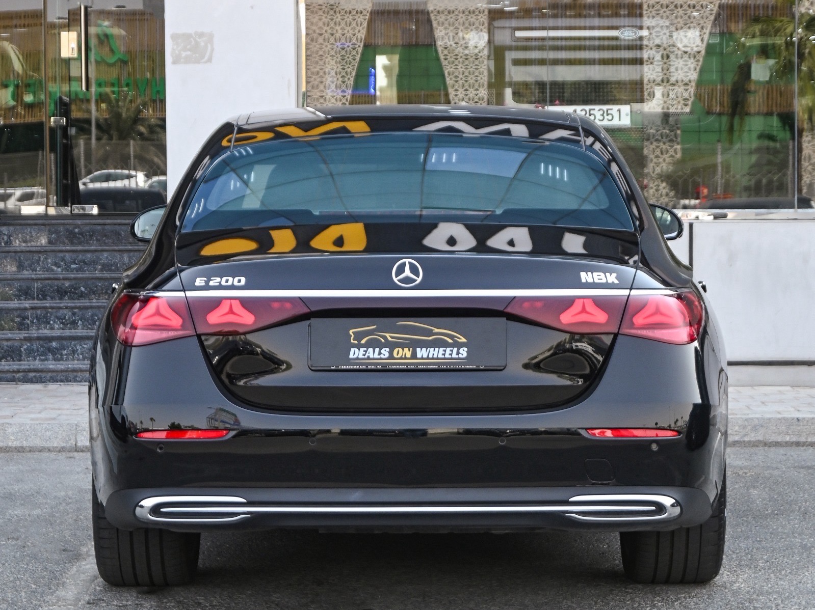 Mercedes-Benz E-Class Sedan 200 2024 - Image 4