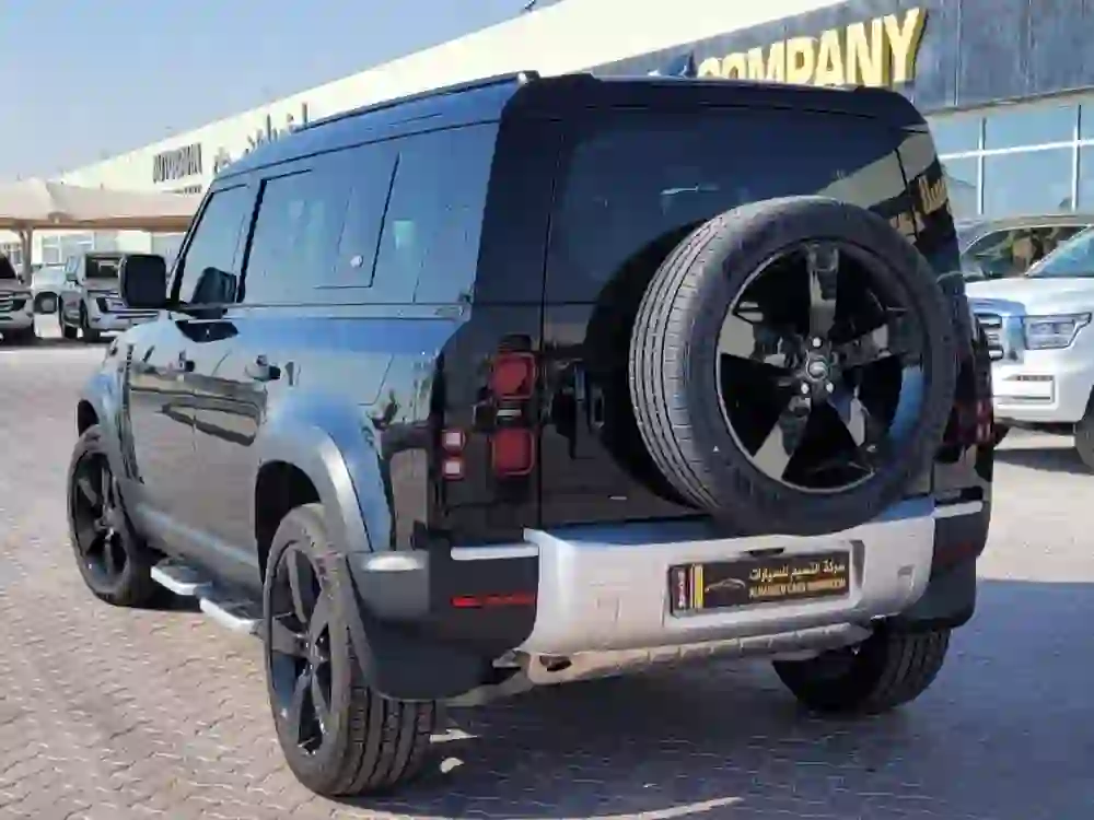 لاند روفر Defender 2023 - Image 2