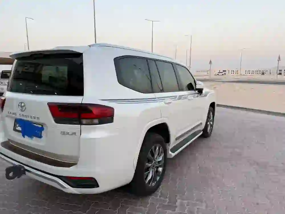Toyota Land Cruiser GX.R 2023 - Image 2