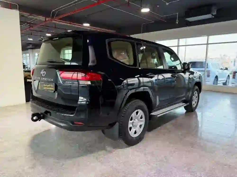 Toyota Land Cruiser GX 2025 - Image 2