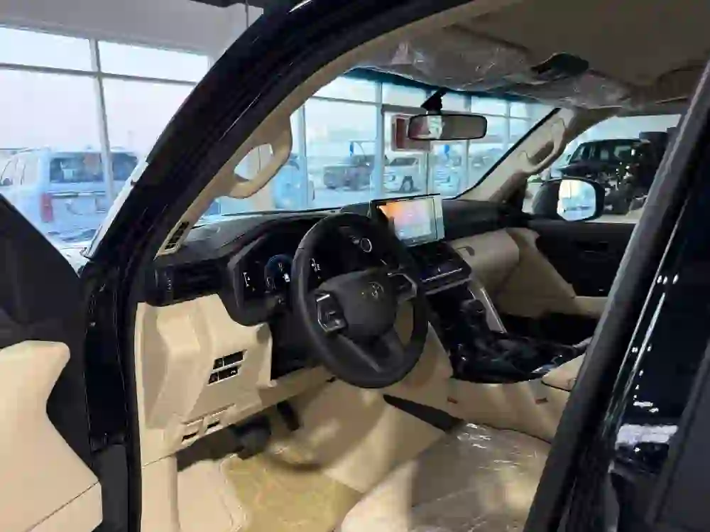 Toyota Land Cruiser GX 2025 - Image 3