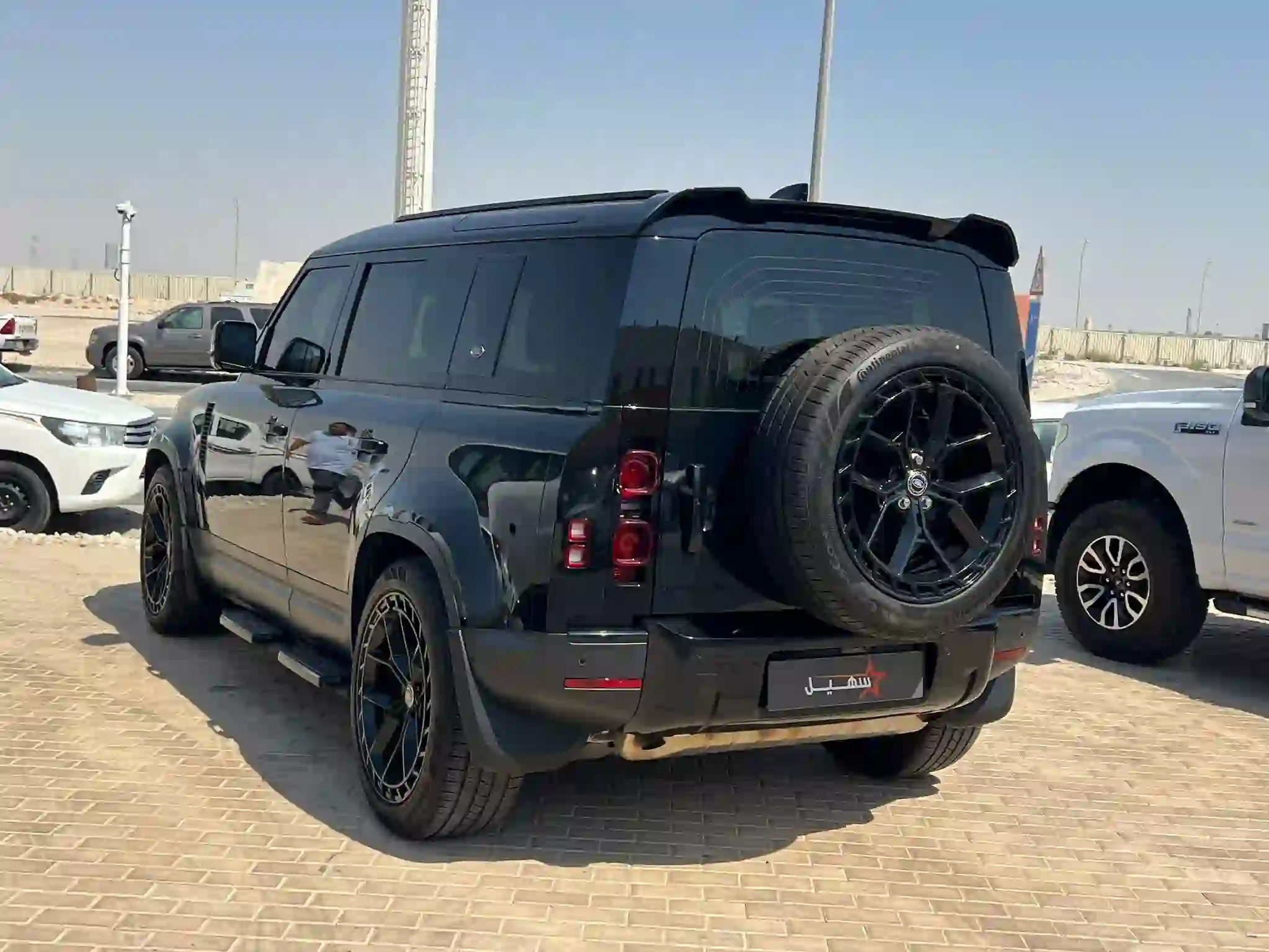لاند روفر Defender 2024 - Image 3