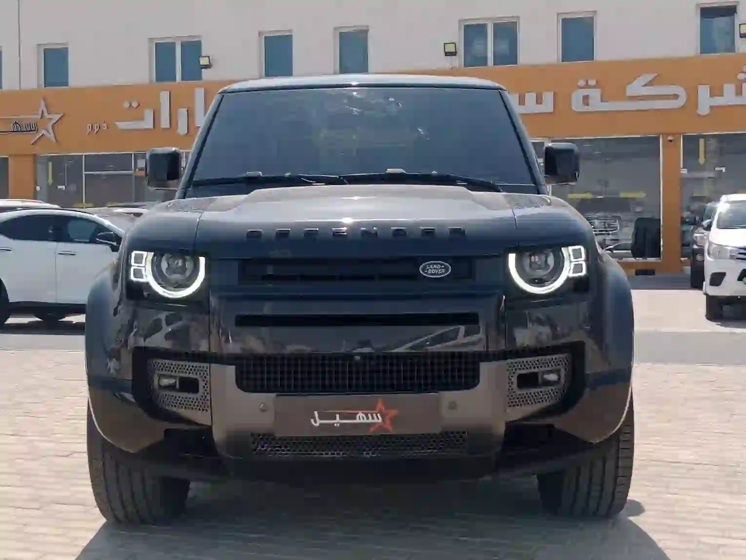 لاند روفر Defender 2024 - Image 1