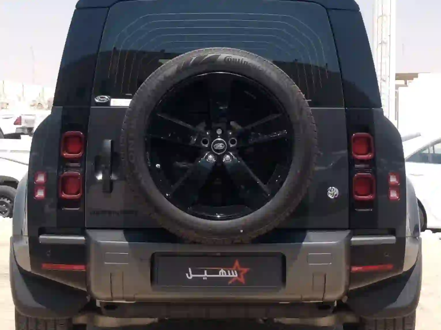 لاند روفر Defender 2024 - Image 2