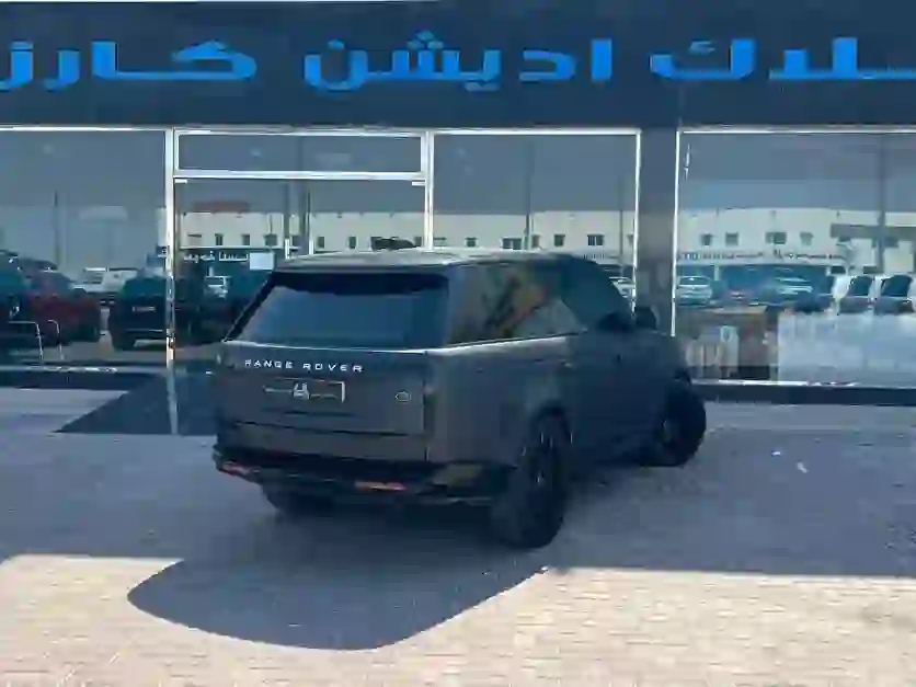 لاند روفر  رنج سبورت سوبر تشارج 2024 - Image 3