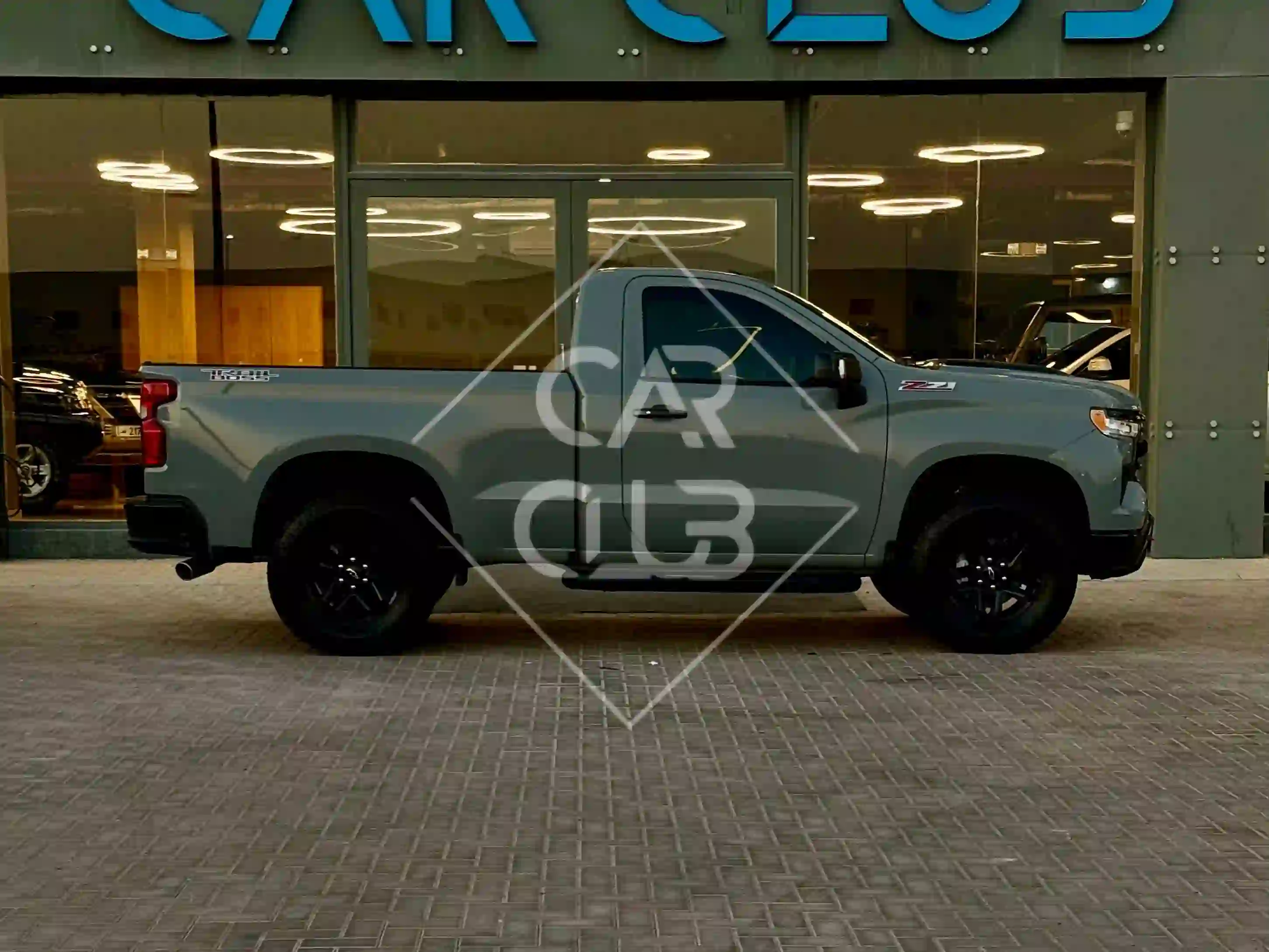 Chevrolet Silverado 2024 - Image 2