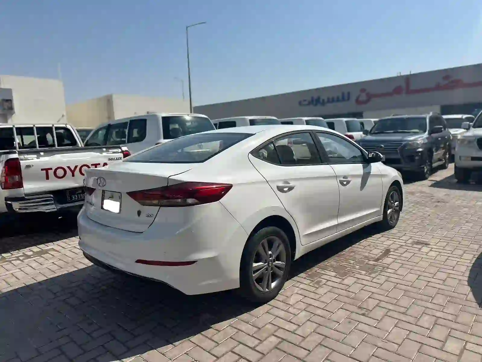 Hyundai Elantra 2017 - Image 2