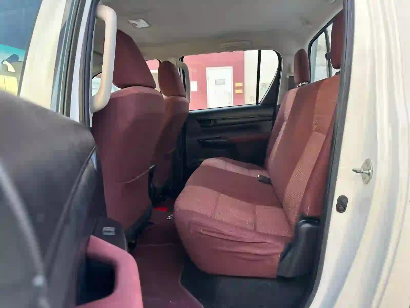 Toyota Hilux 2020 - Image 2