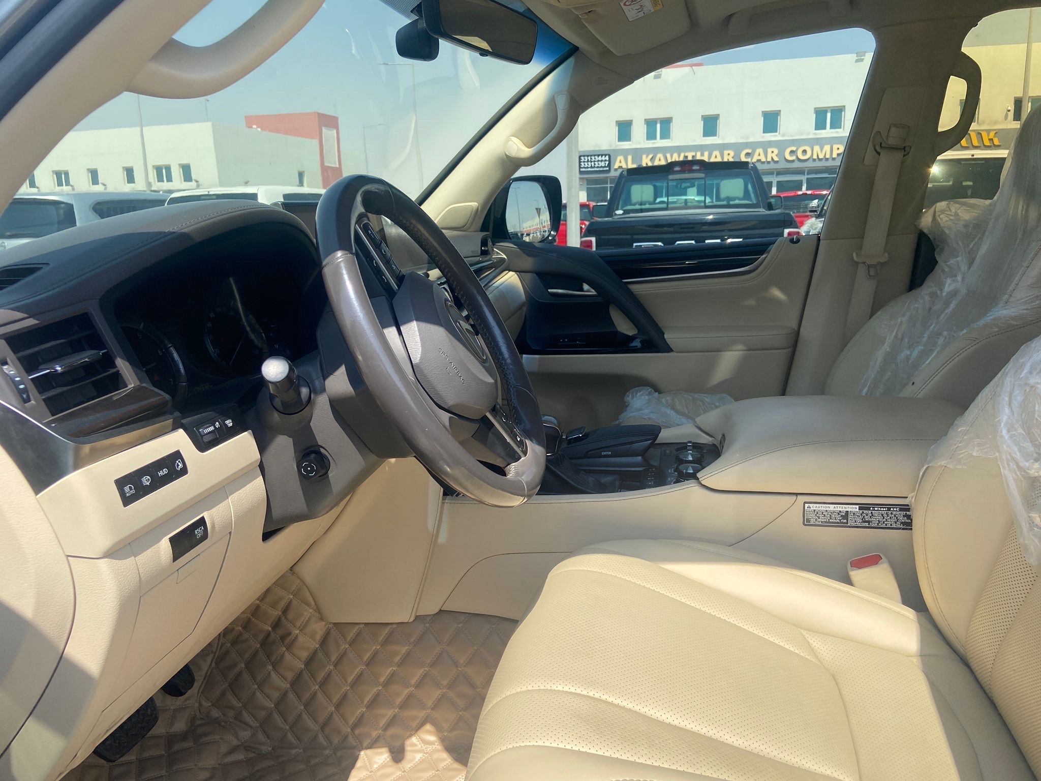 Lexus LX 570 S 2016 - Image 4