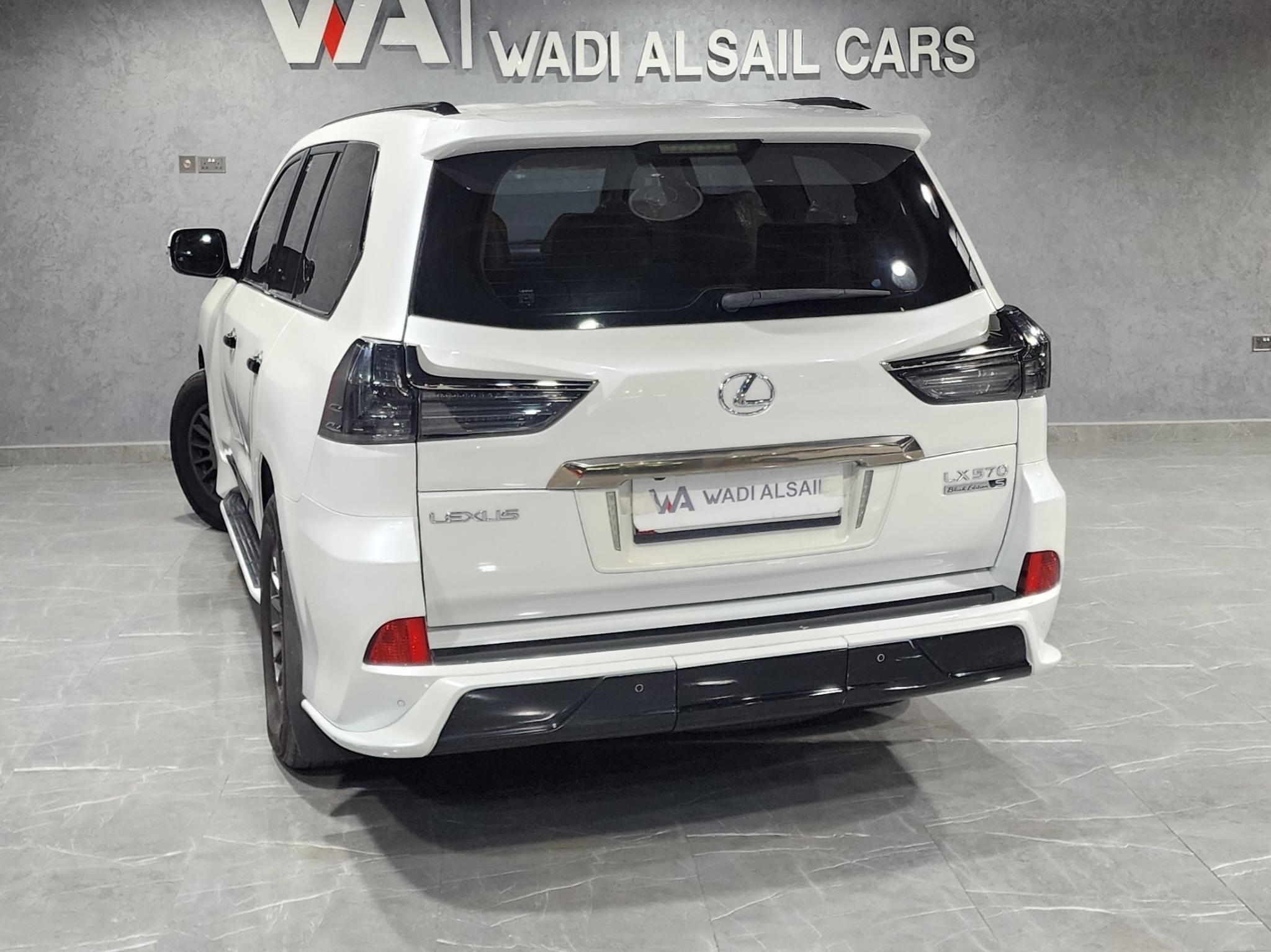 Lexus LX 570 S 2017 - Image 2