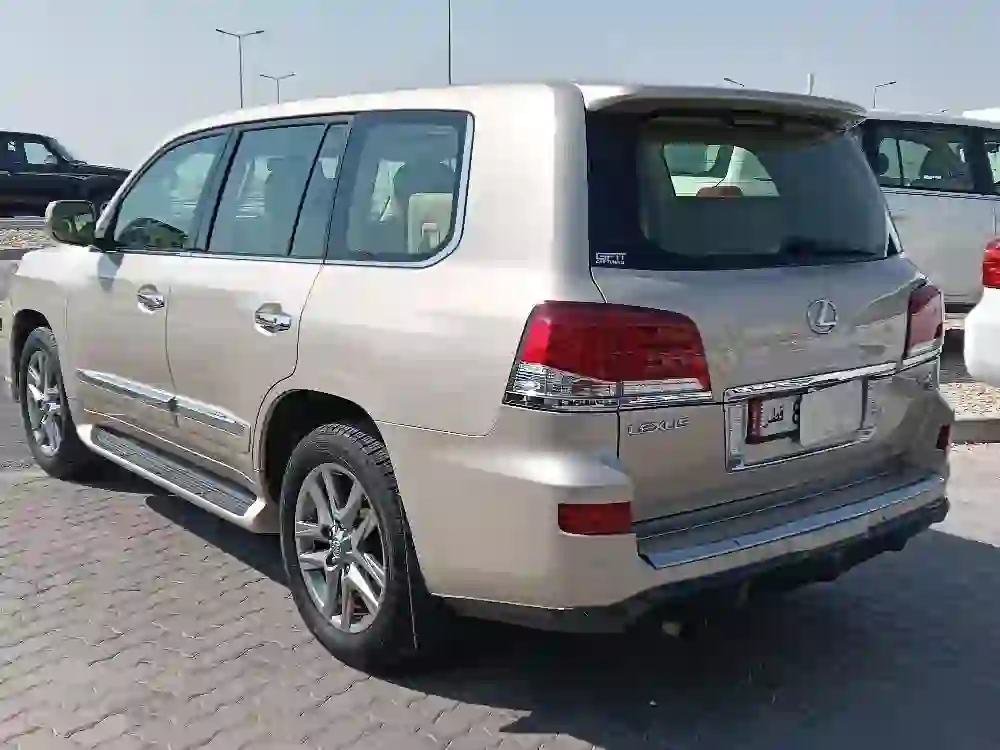 لكزس ال اكس 570 2013 - Image 4