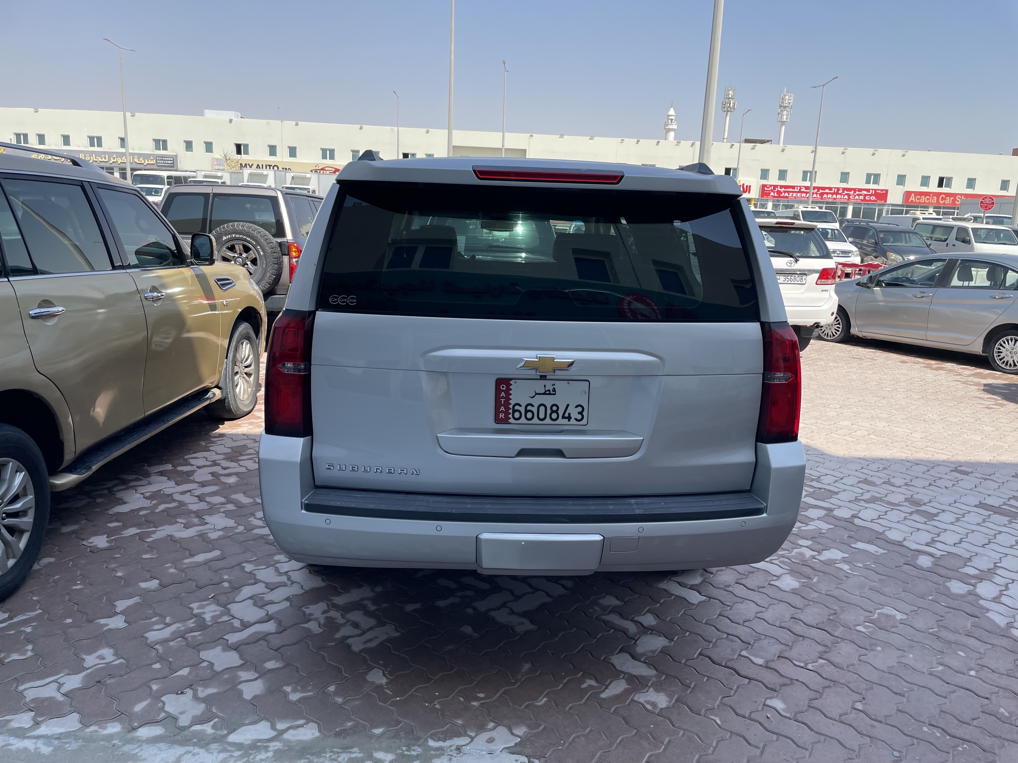 Chevrolet Suburban 2016 - Image 3