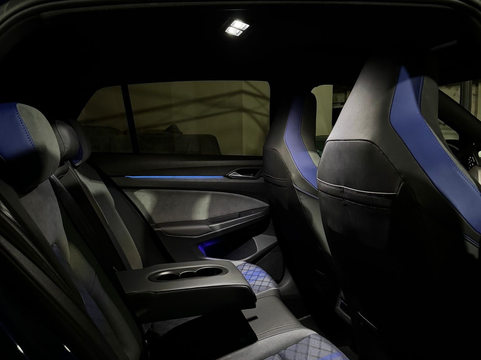 Volkswagen Golf R  2023 - Image 4