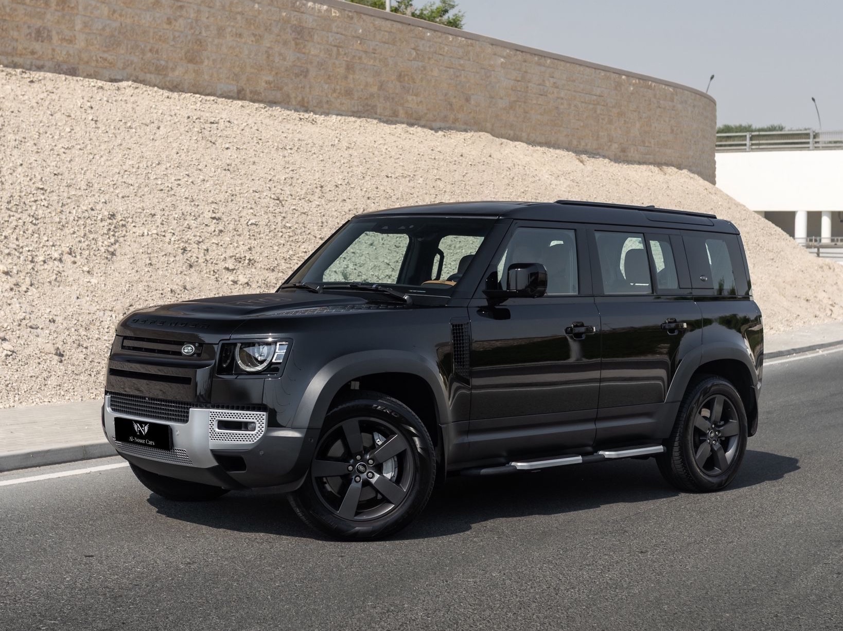Land Rover Defender HSE 2023 - Image 1