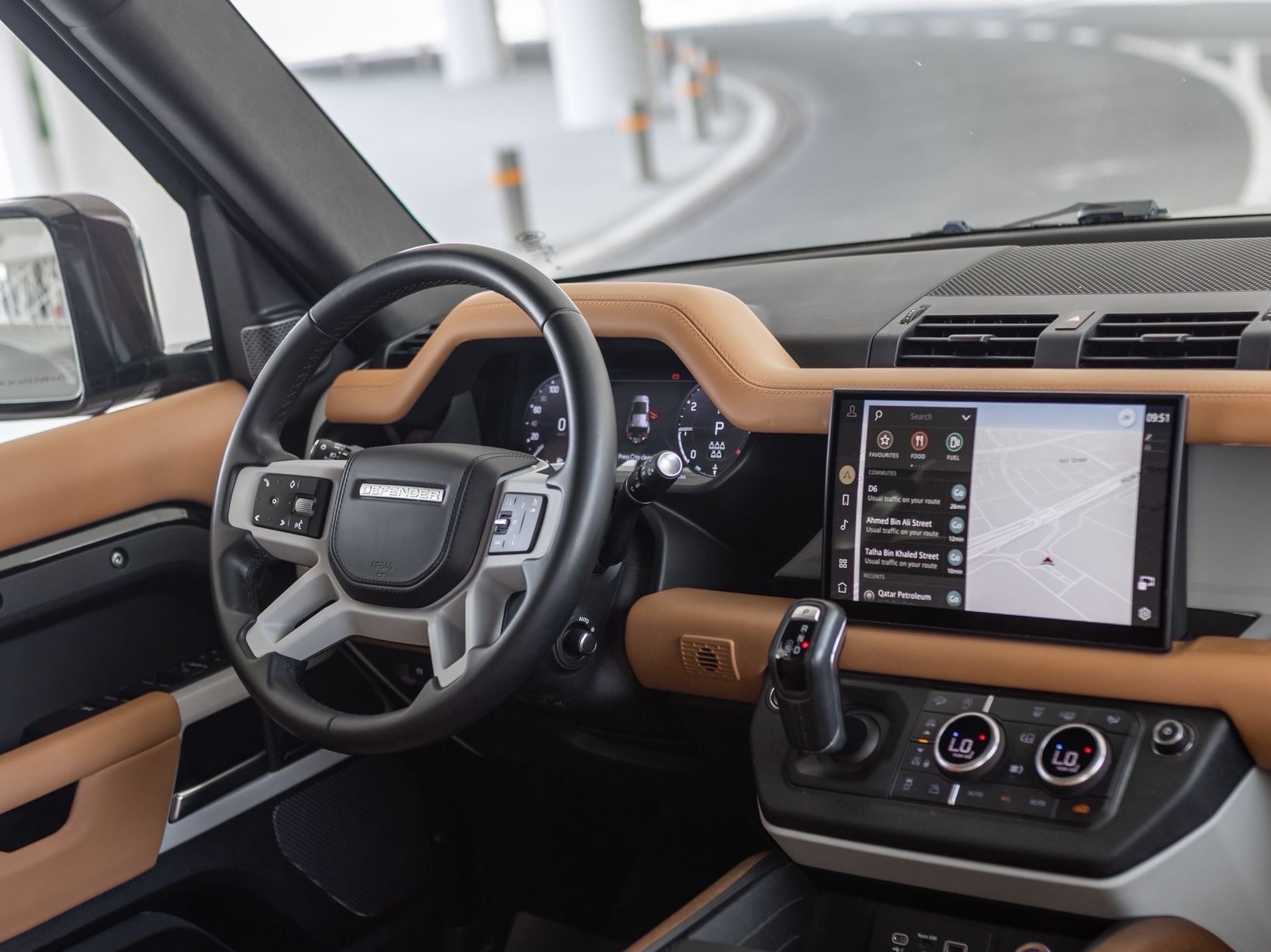 Land Rover Defender HSE 2023 - Image 3