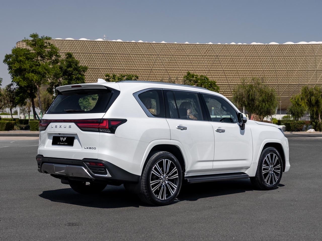 Lexus LX 600 Luxury  2025 - Image 2