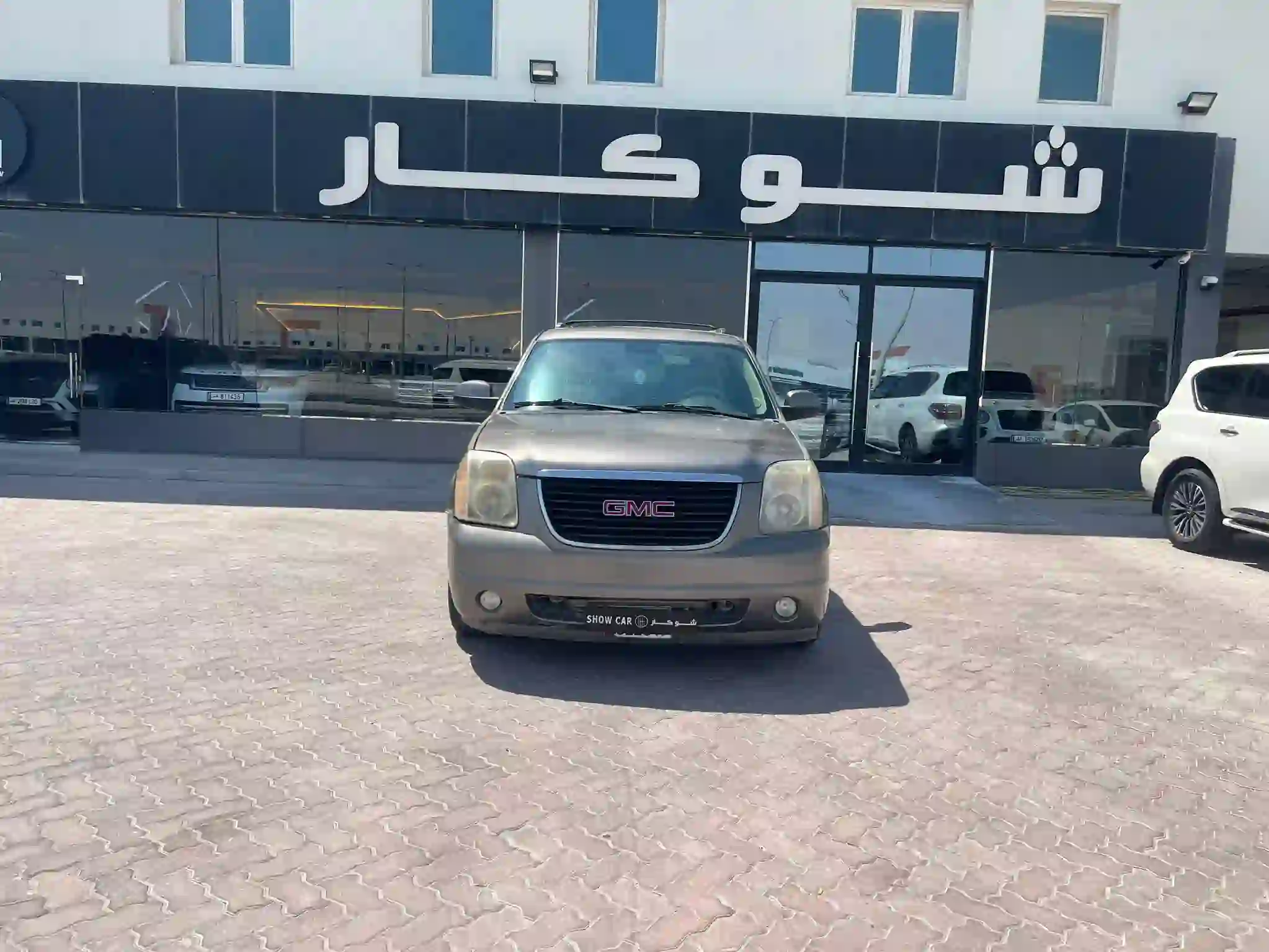 GMC Yukon XL 2011 - Image 2