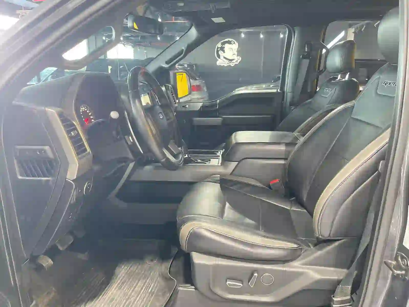 Ford Raptor f 150 2018 - Image 3