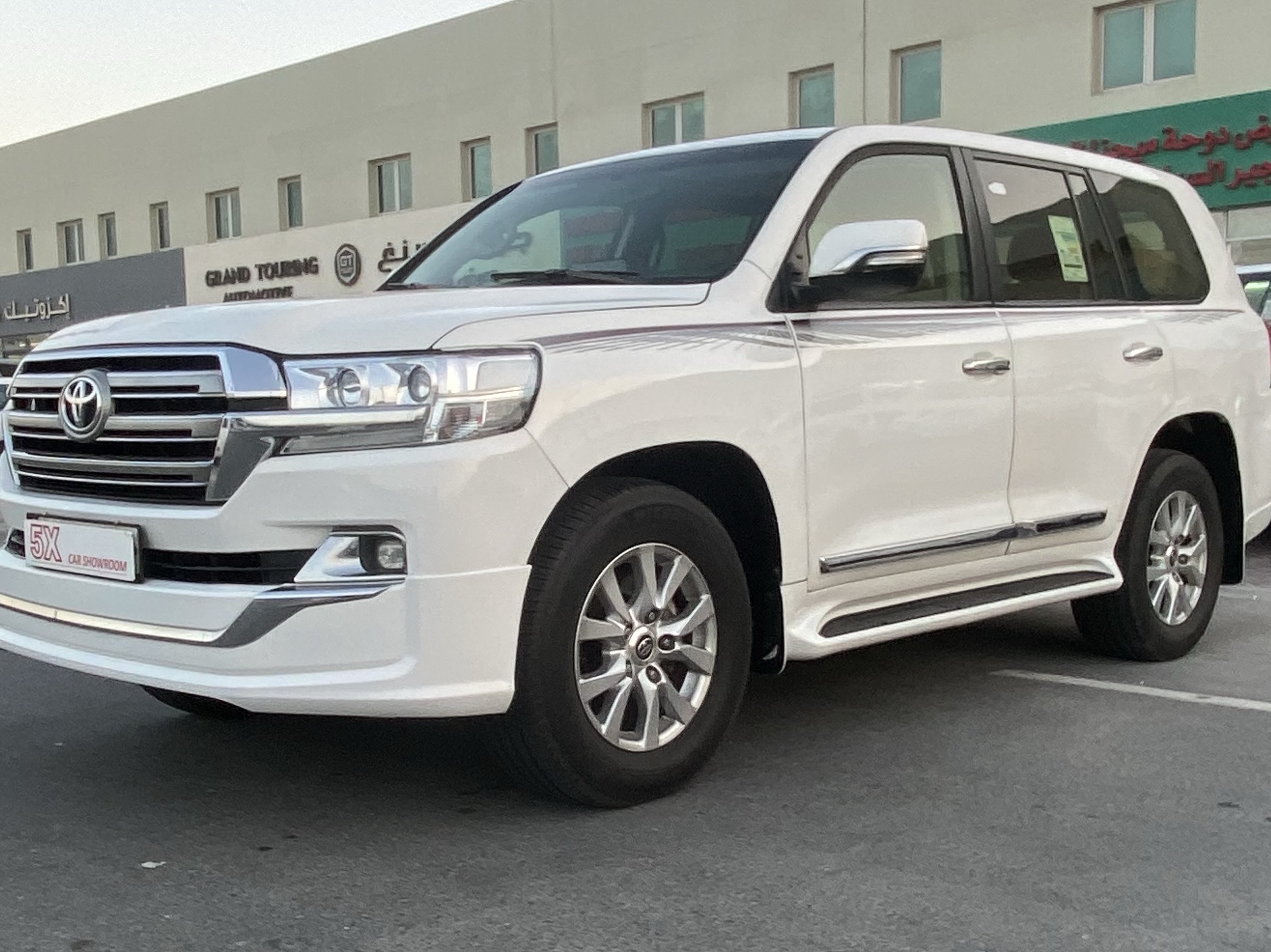 تويوتا لاند كروزر جي اكس ار v8 2019 - Image 2