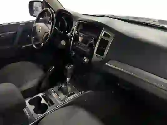Mitsubishi Pajero 2022 - Image 3