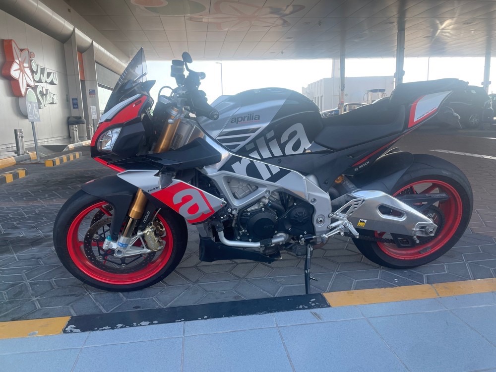 Aprilia  Tuono factory 2015 - Image 1