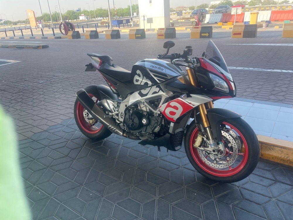 Aprilia  Tuono factory 2015 - Image 2
