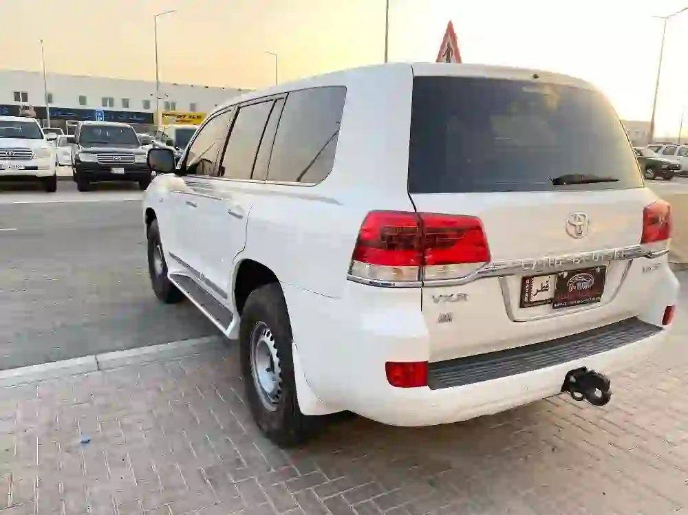 Toyota Land Cruiser VX.R 2016 - Image 2