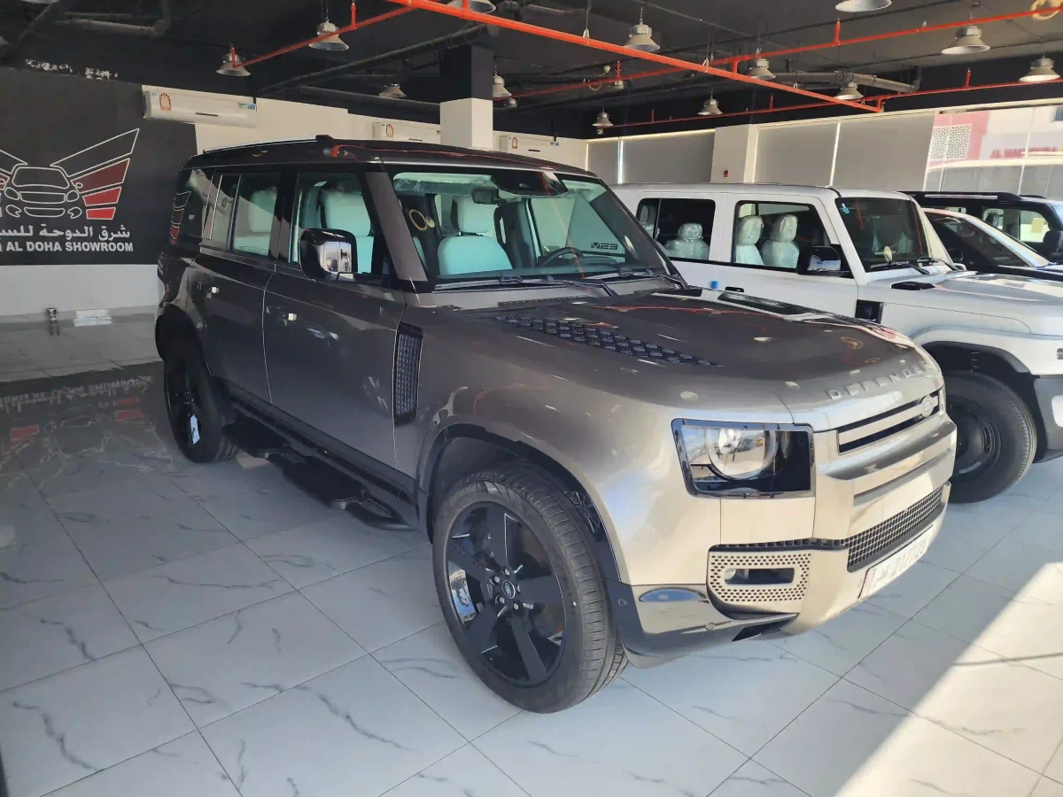 Land Rover Defender 2025