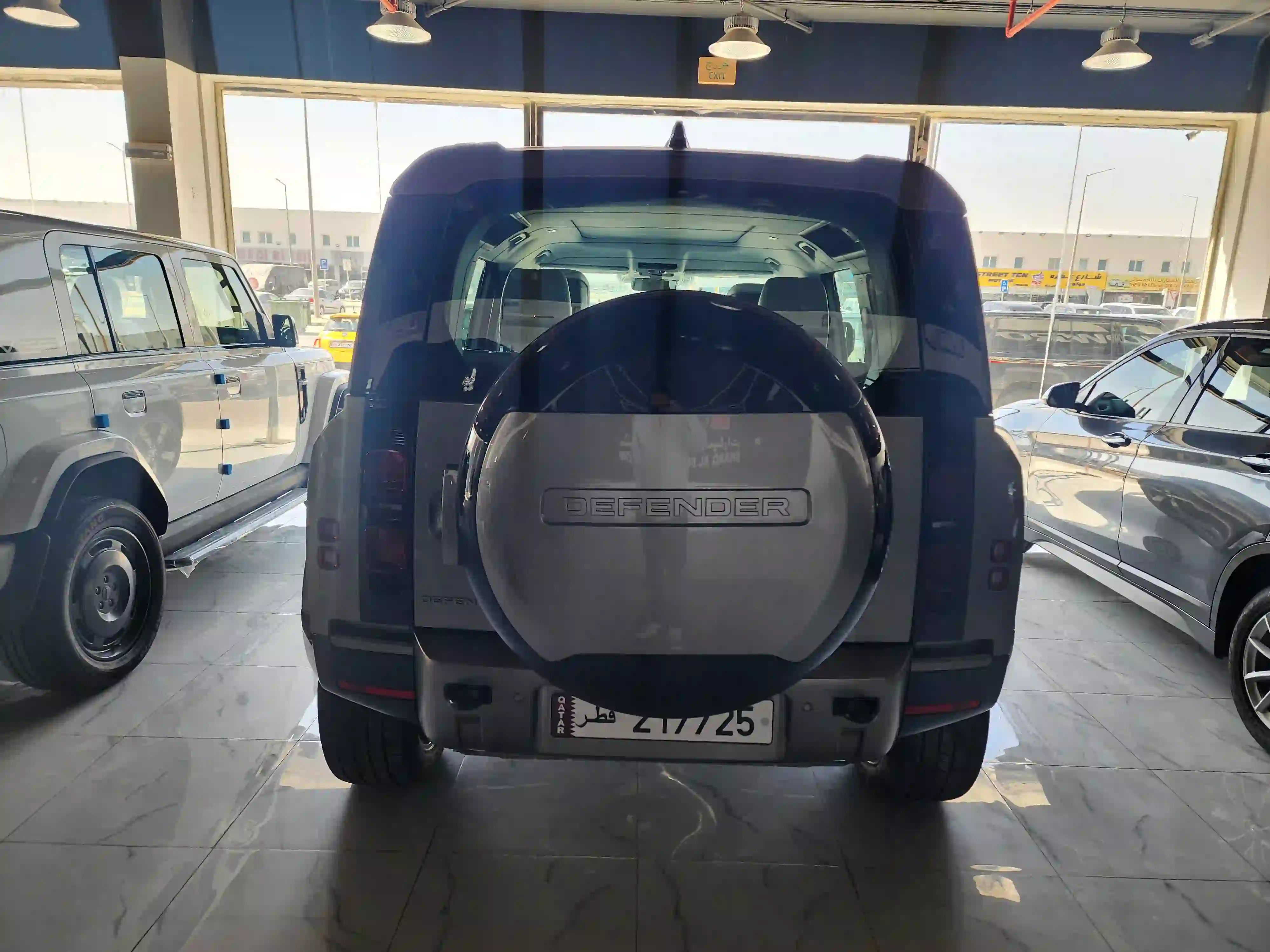Land Rover Defender 2025 - Image 2
