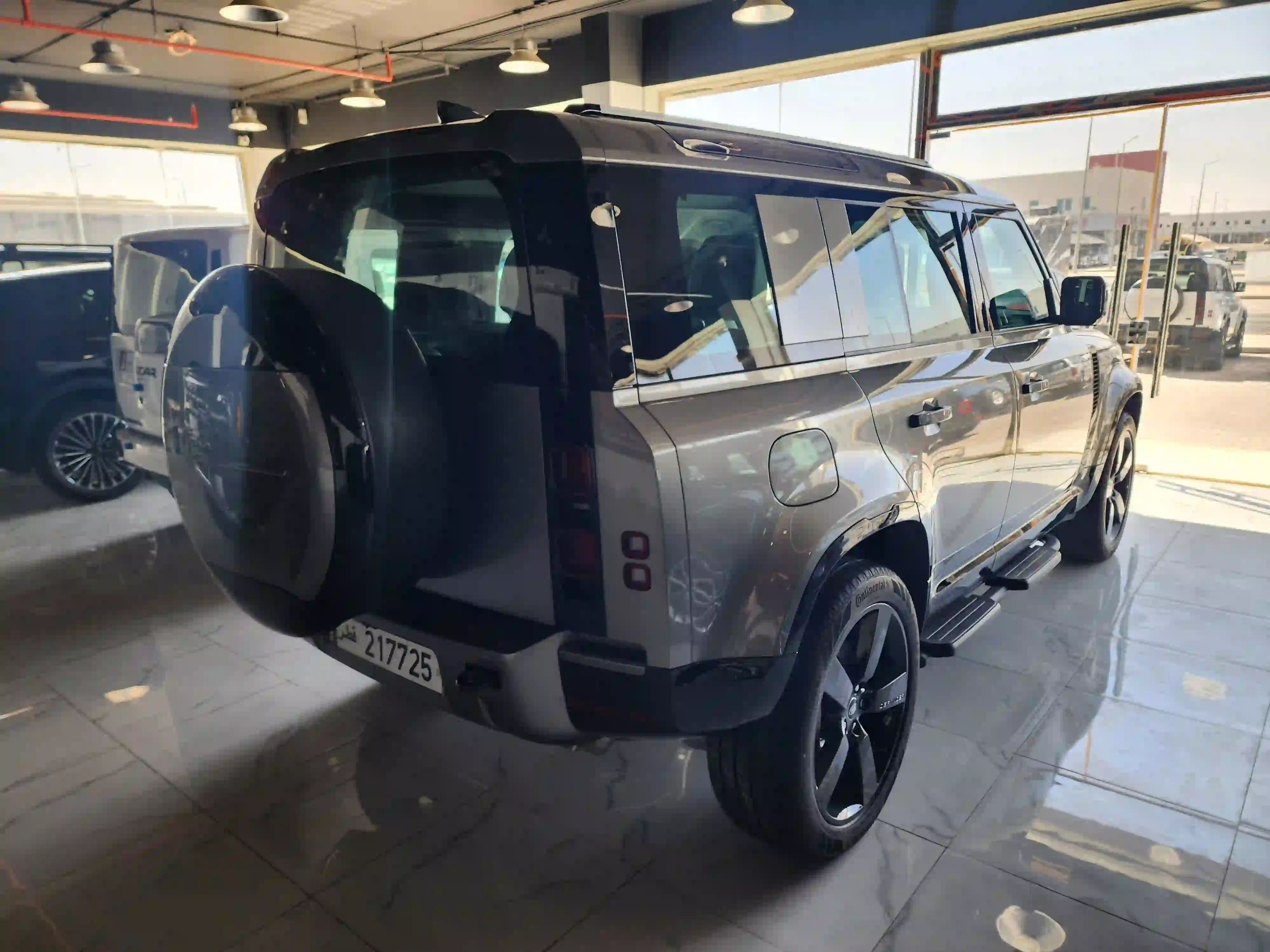 Land Rover Defender 2025 - Image 3