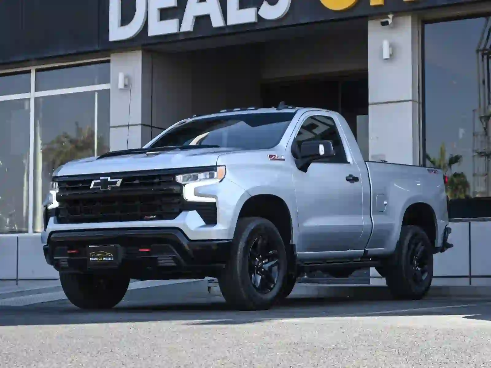 Chevrolet Silverado LT 2022 - Image 2