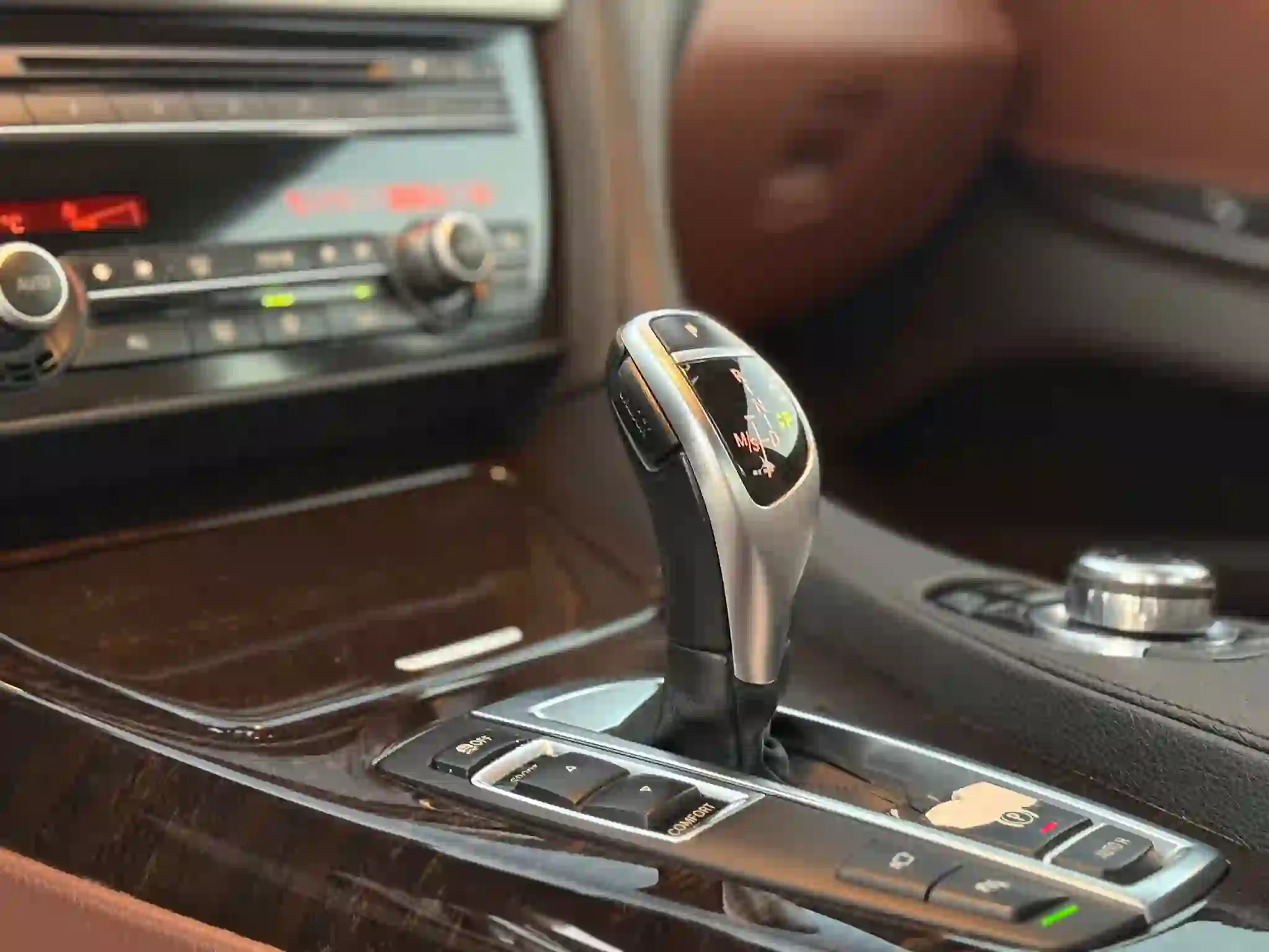 BMW 6-Series 640 i 2012 - Image 2