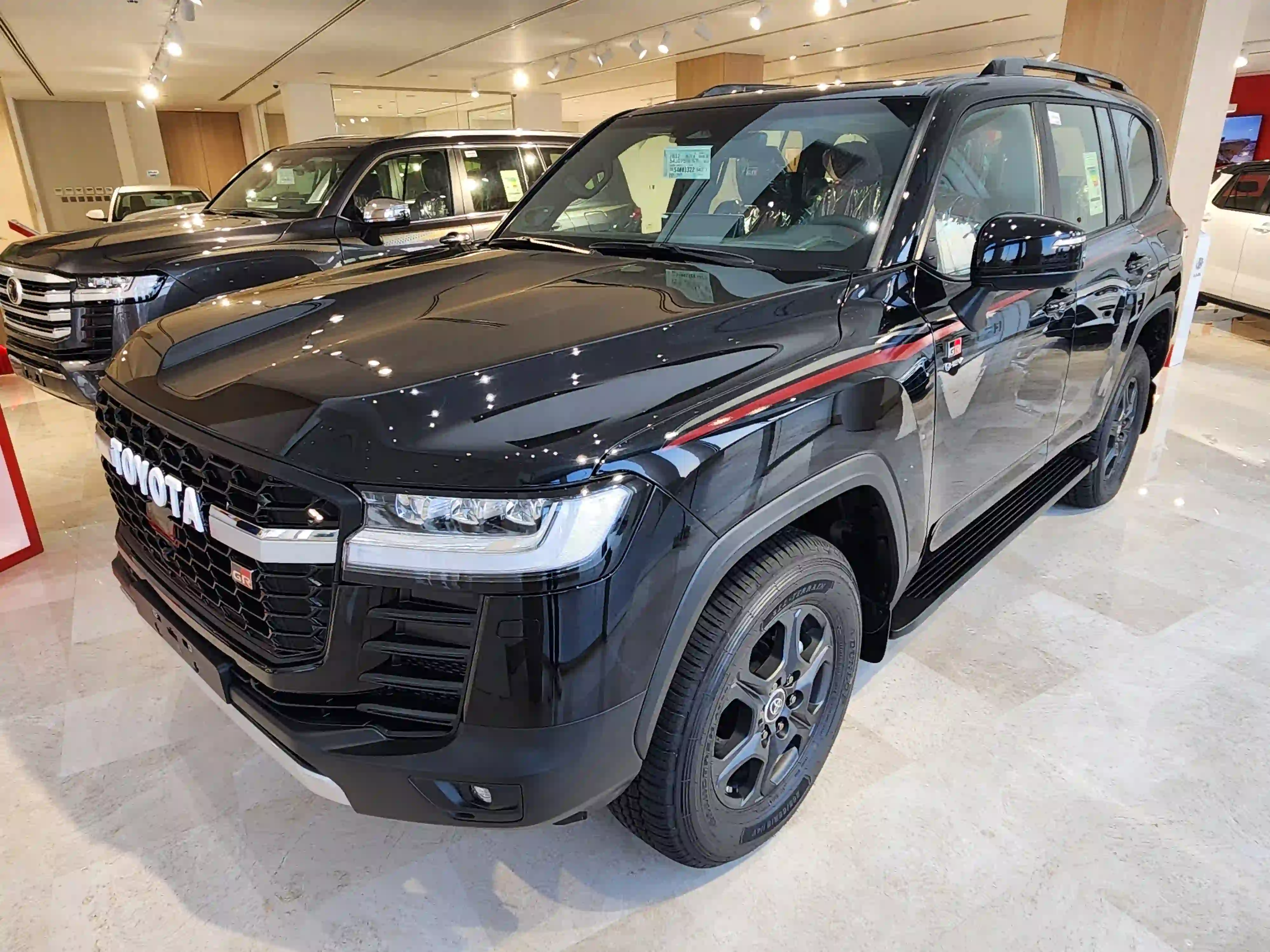Toyota Land Cruiser G/R 2025 - Image 2