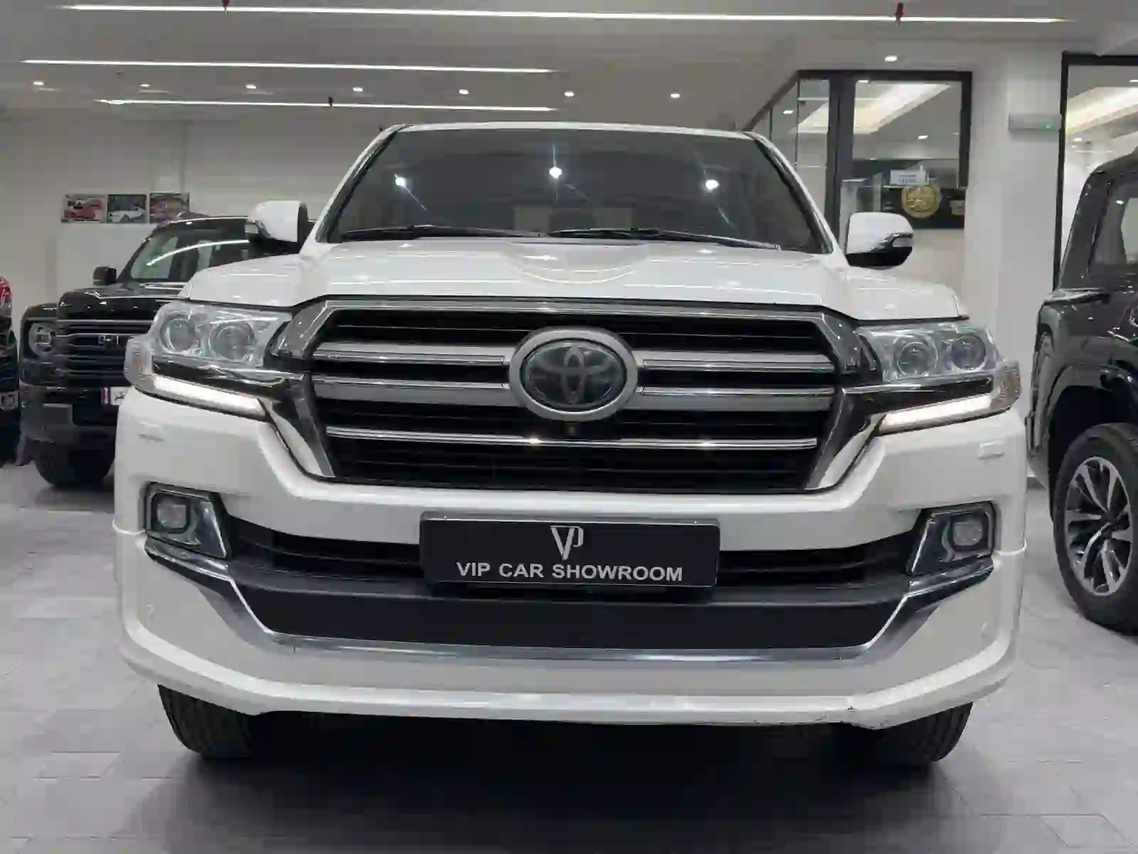 Toyota Land Cruiser VX.R 2019 - Image 2