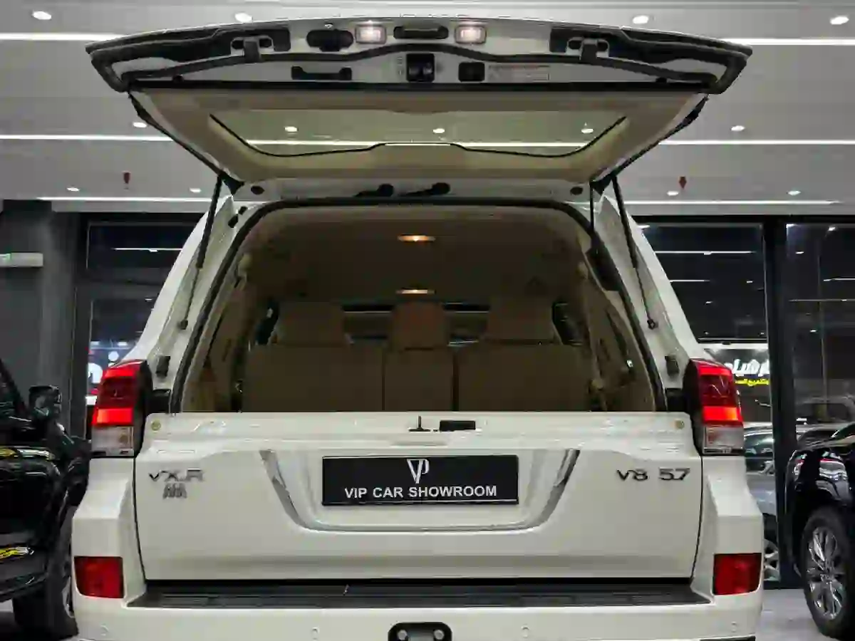 Toyota Land Cruiser VX.R 2019 - Image 3